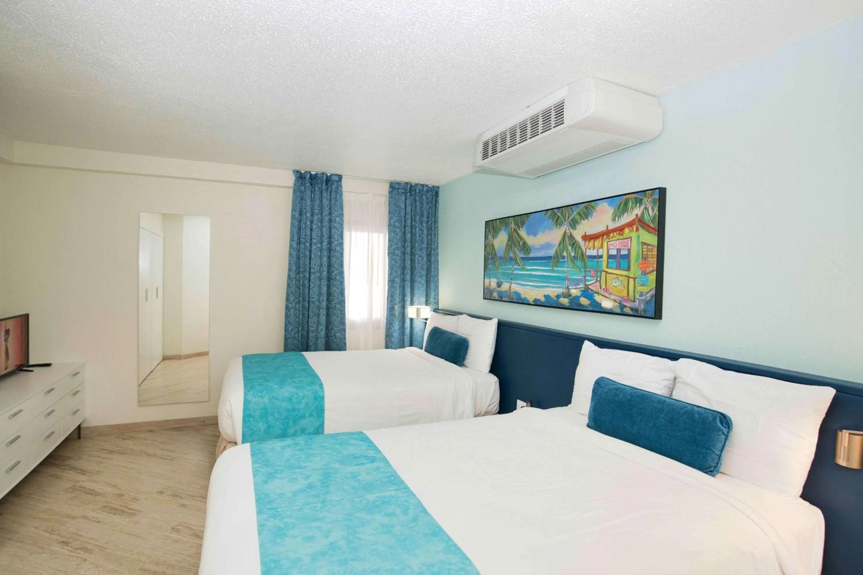 Photo of the whole room, Bed in Royal Islander Club Resort La Plage