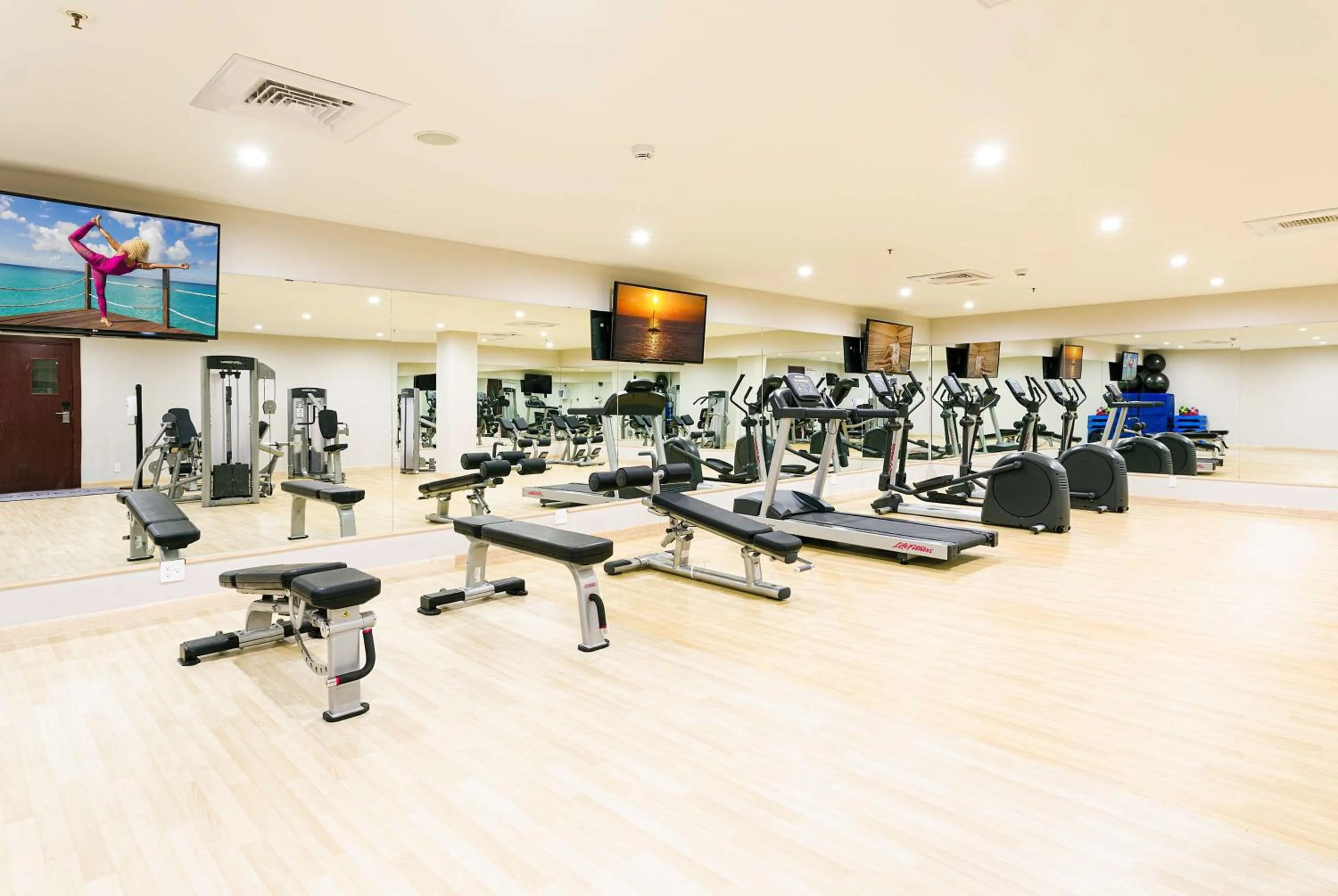 Fitness centre/facilities in Royal Islander Club Resort La Plage