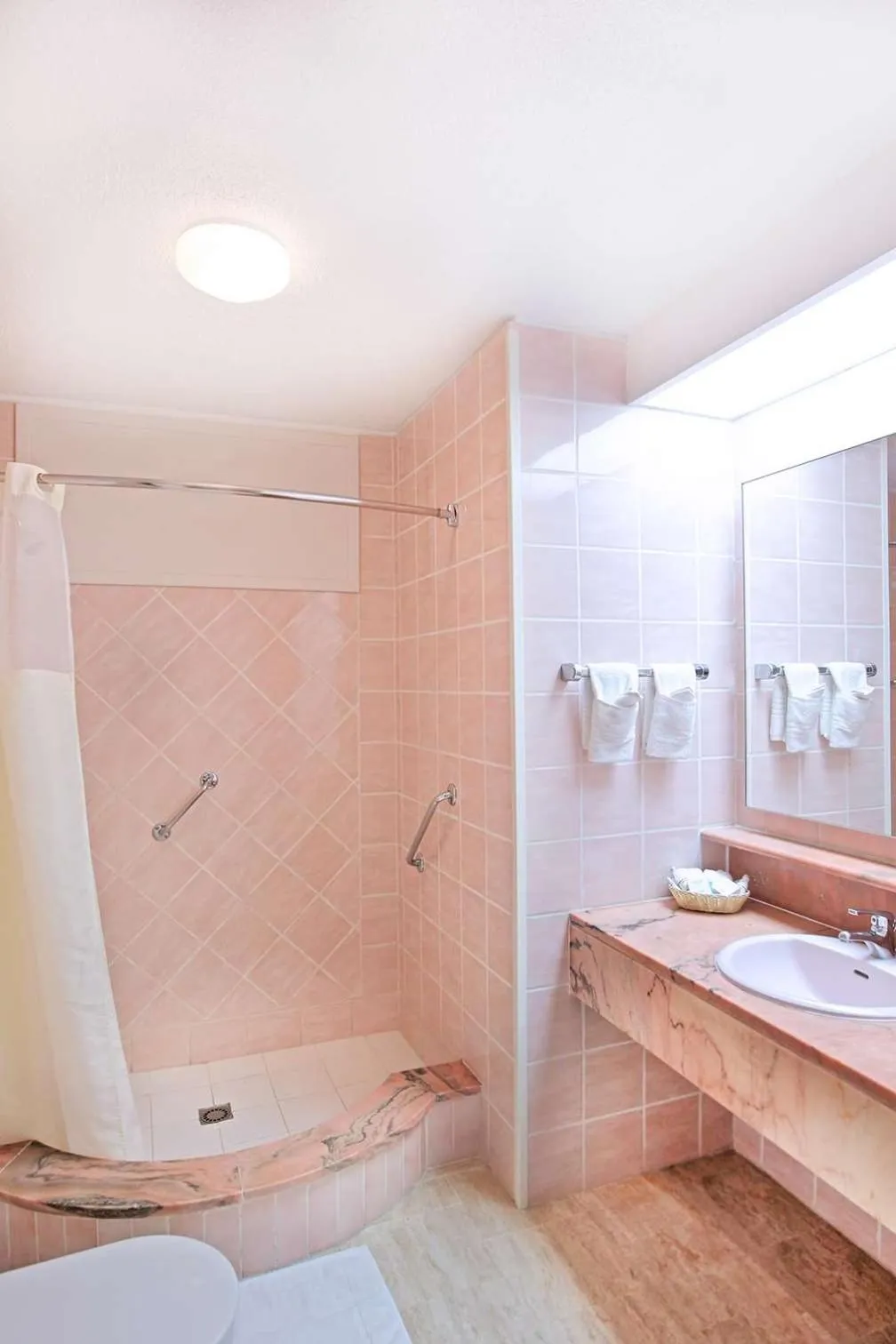 Bathroom in Royal Islander Club Resort La Plage