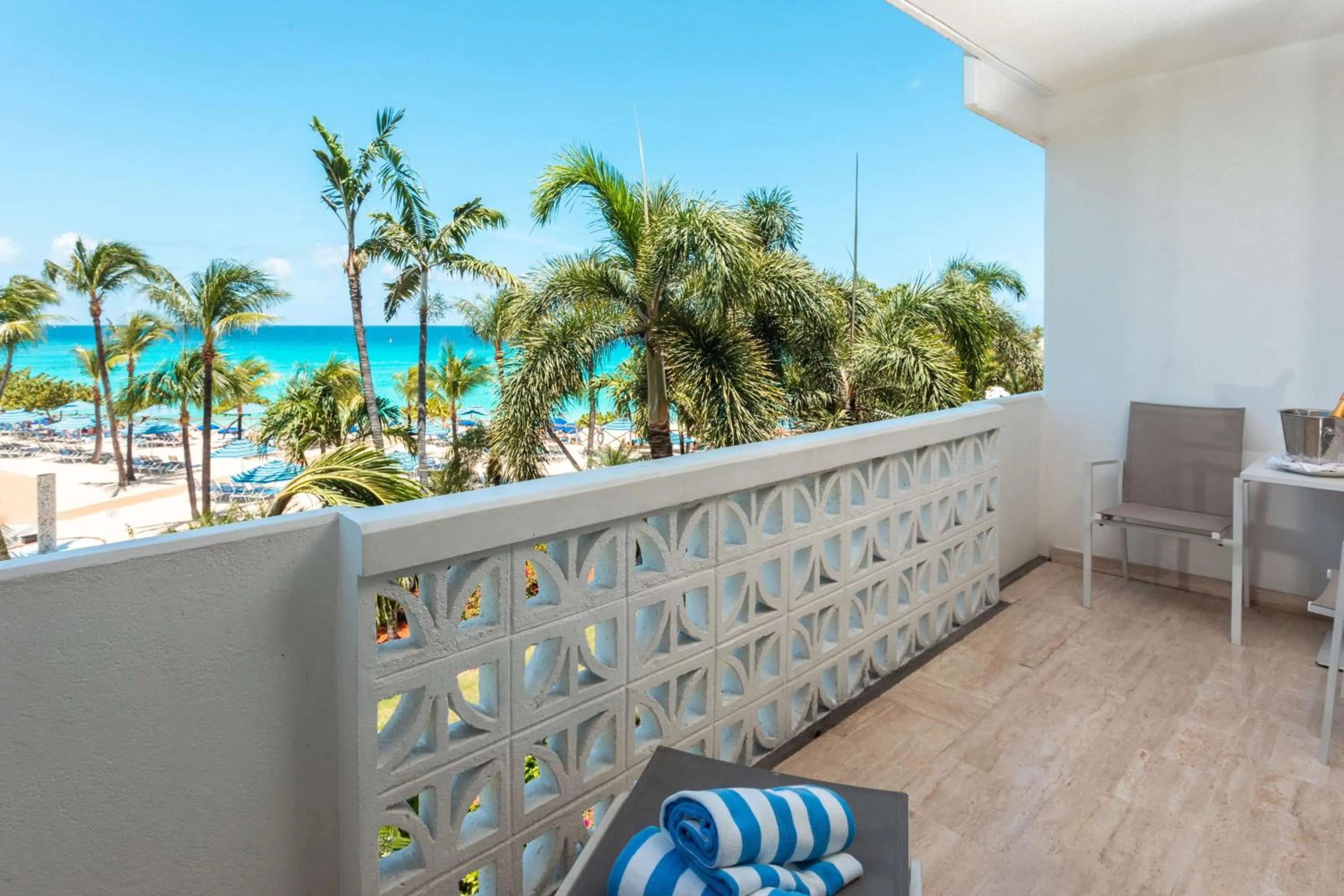 Property building in Royal Islander Club Resort La Plage