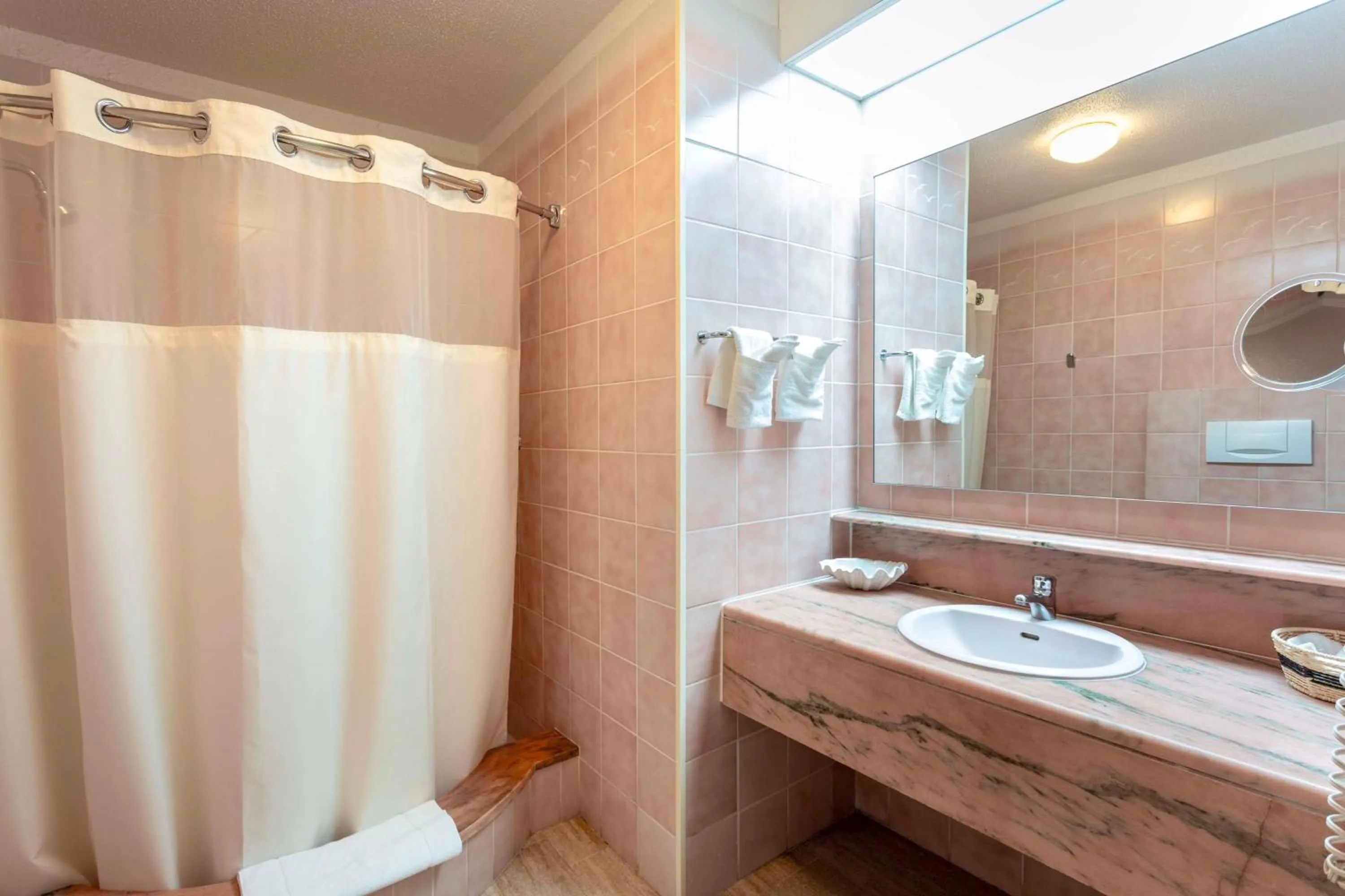 Bathroom in Royal Islander Club Resort La Plage