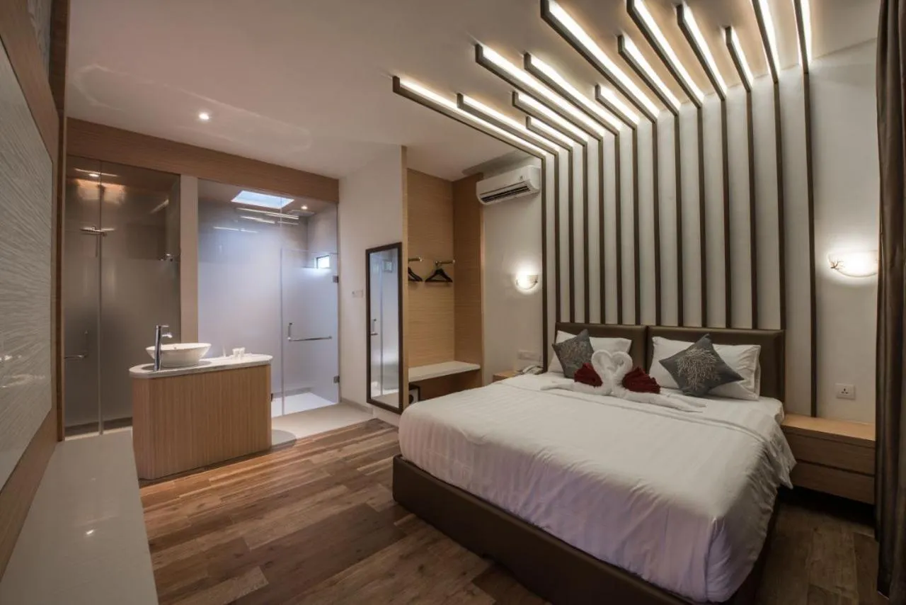 Shower, Bed in Woda Villa & Spa