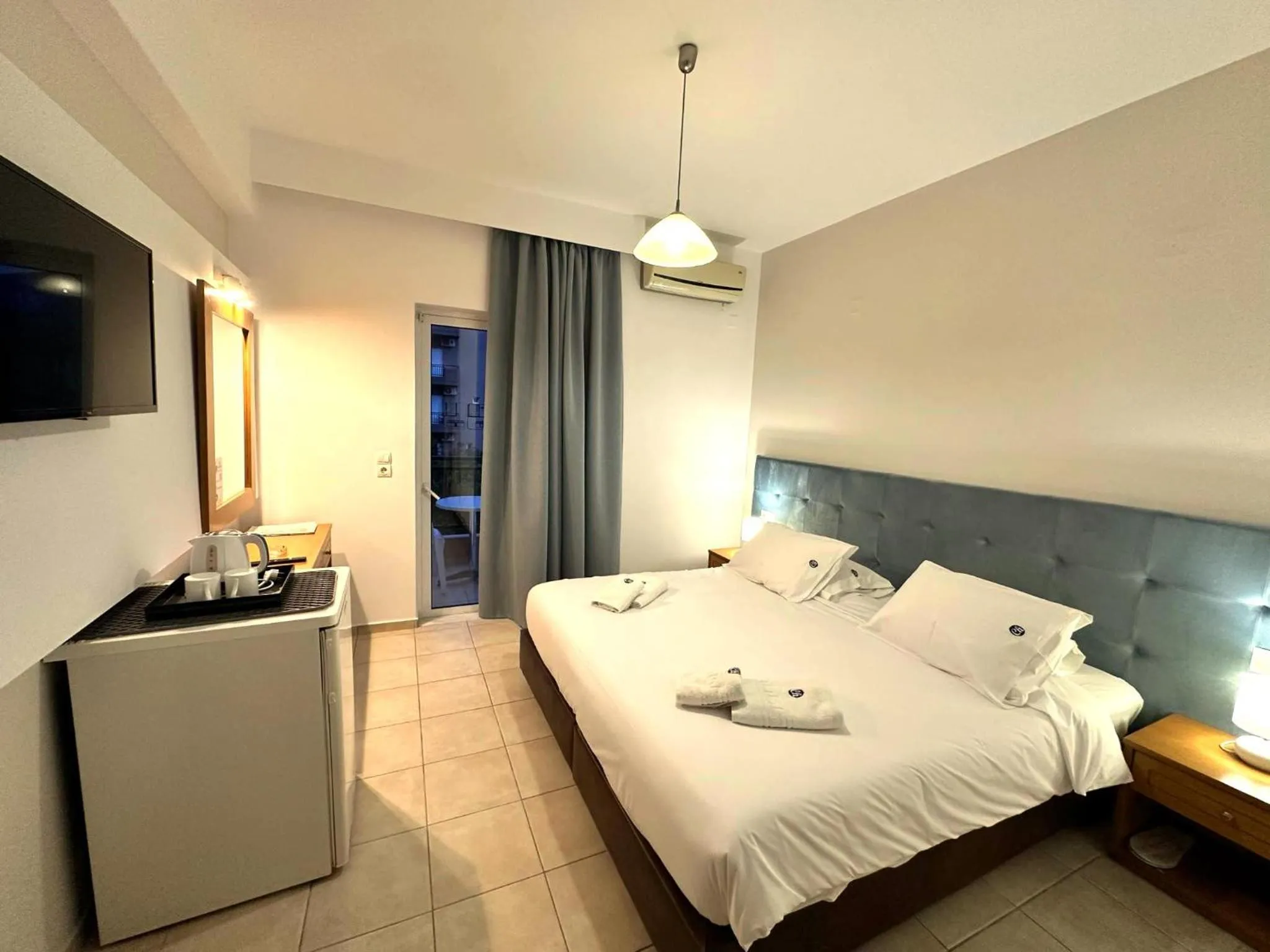 Bedroom, Bed in Castro Hotel