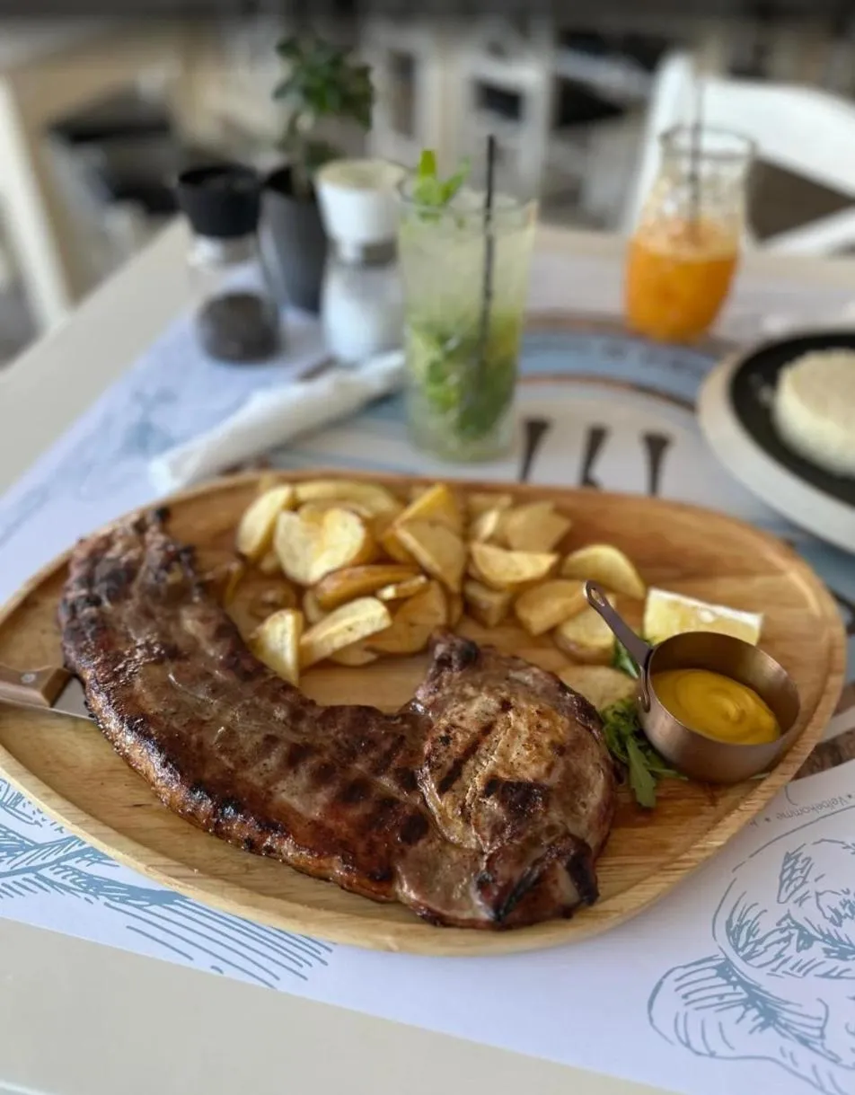 Food in Castro Hotel