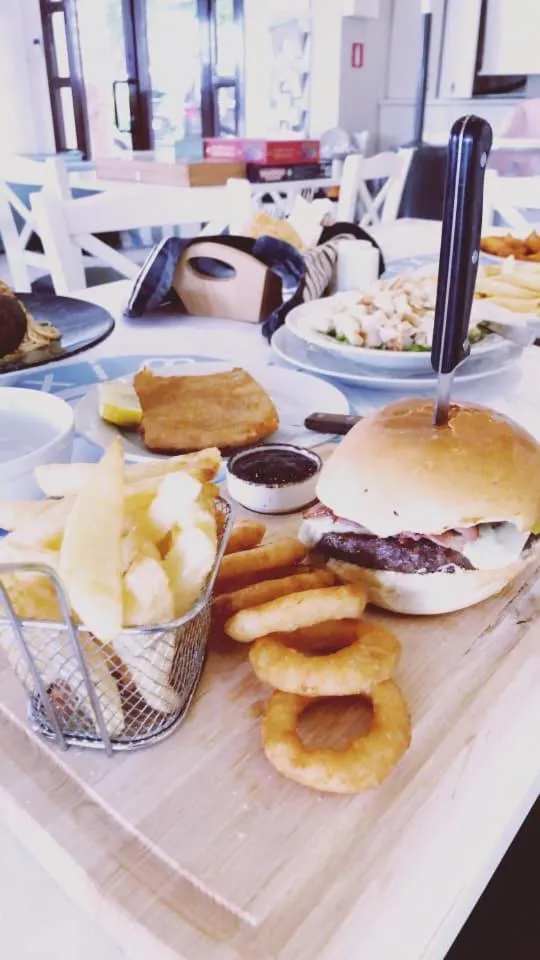 Restaurant/places to eat in Castro Hotel