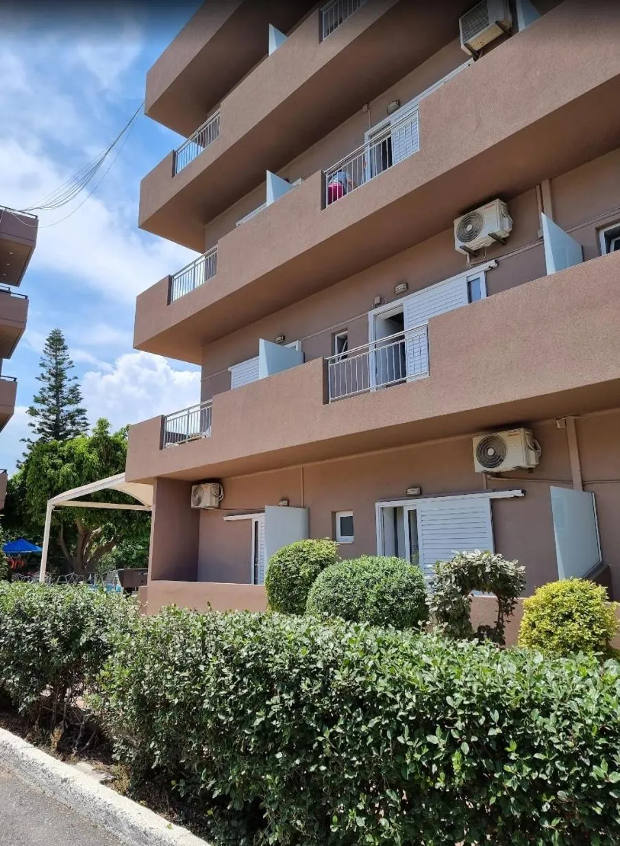 Property building in Castro Hotel