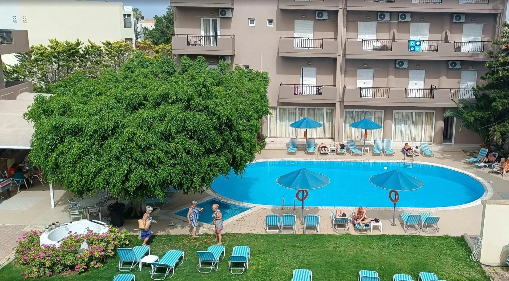 Property building in Castro Hotel