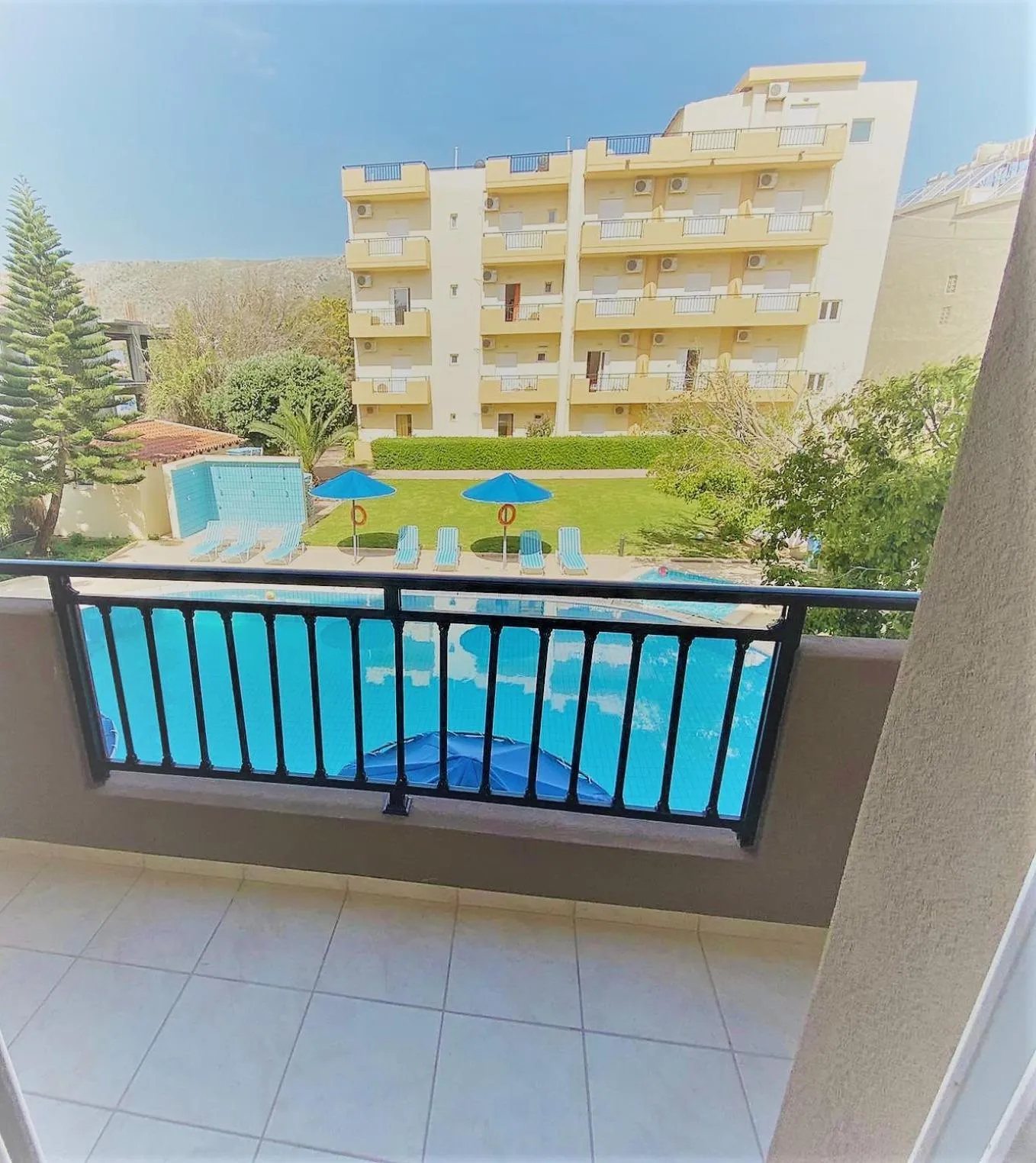 Property building in Castro Hotel