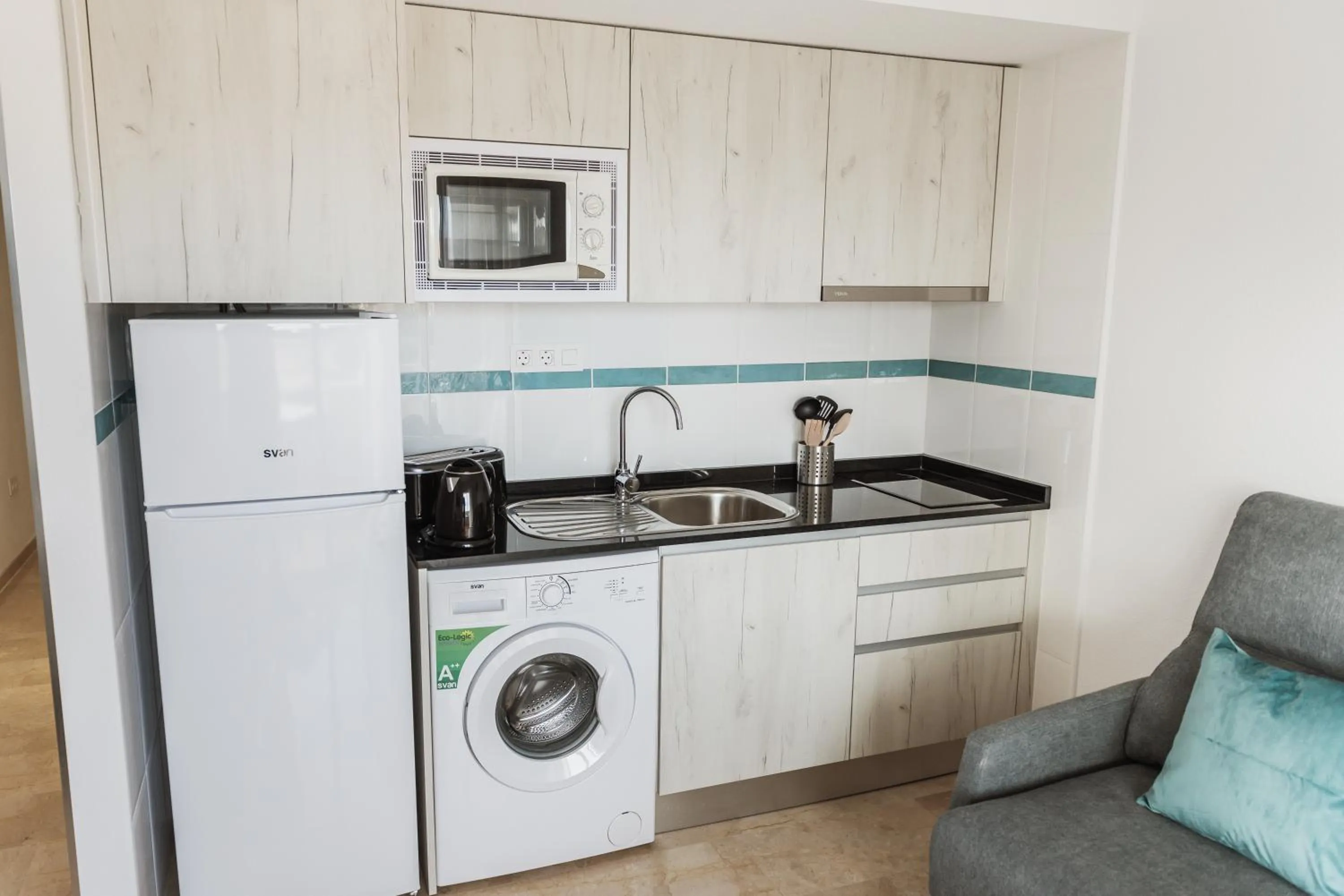 Kitchen or kitchenette in Nacavi Albir Aparthotel