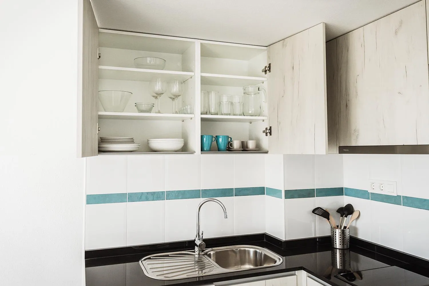 Kitchen or kitchenette in Nacavi Albir Aparthotel