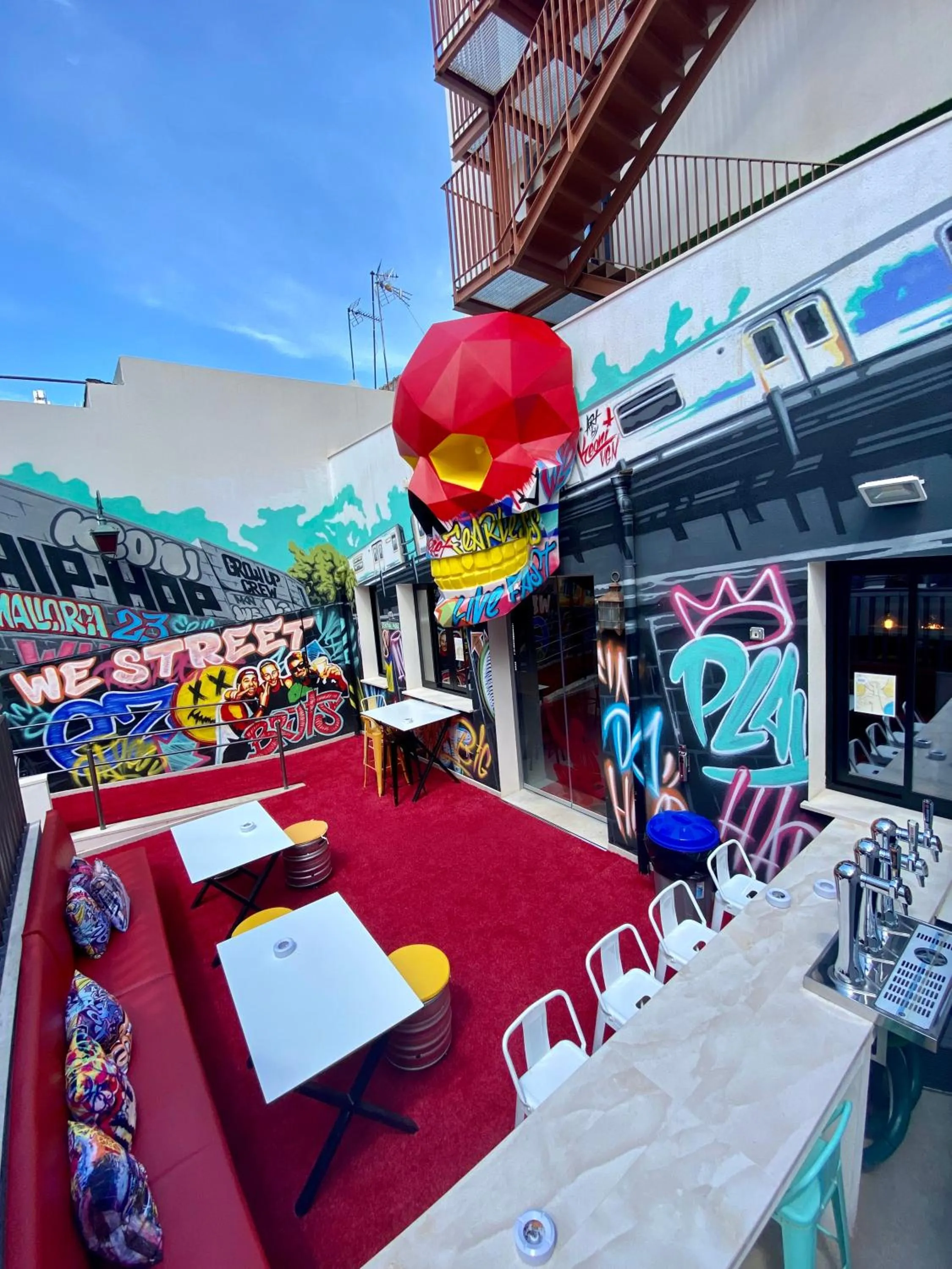 We Street Hostel - Albergue