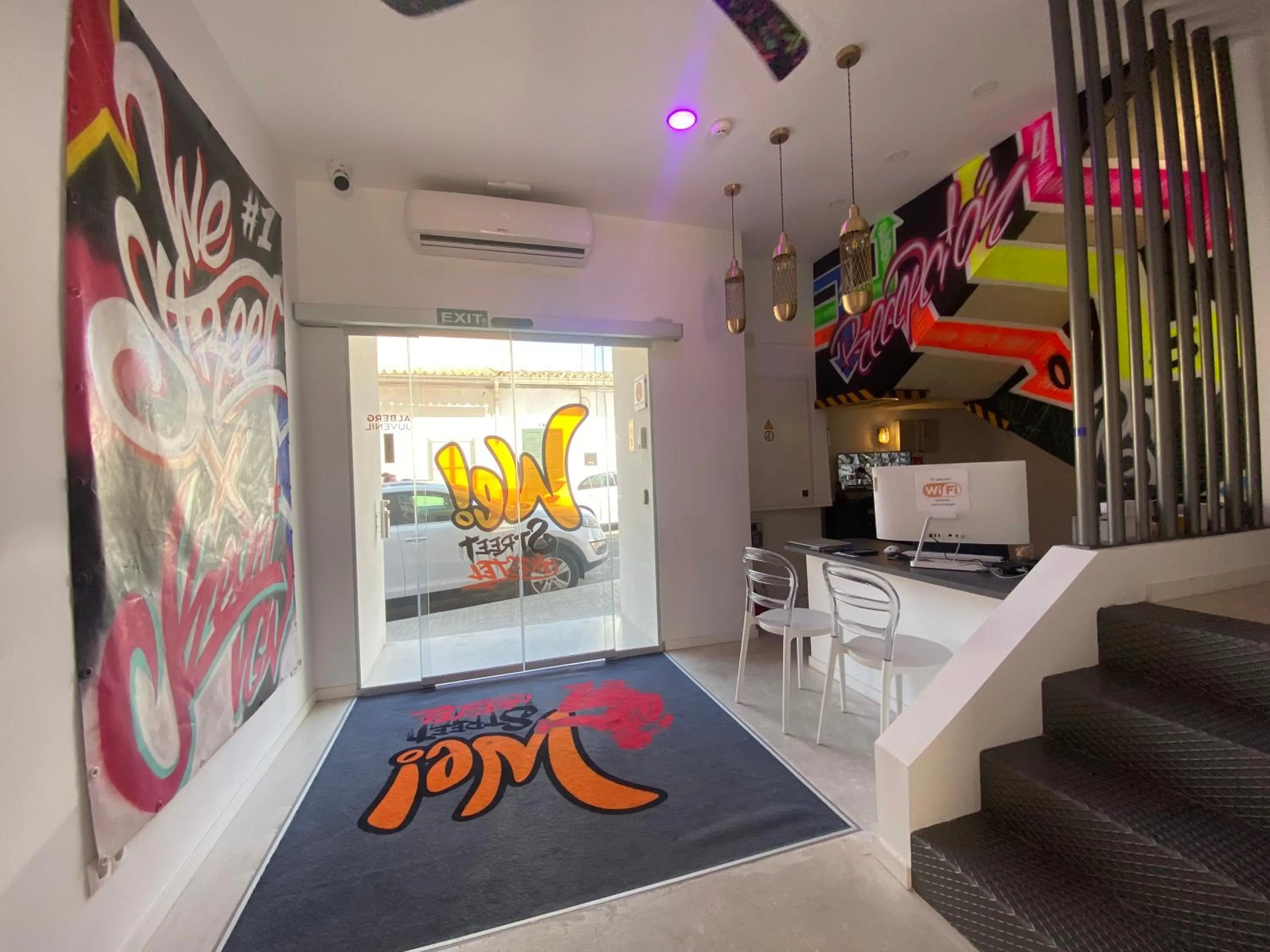 Lobby or reception in We Street Hostel - Albergue