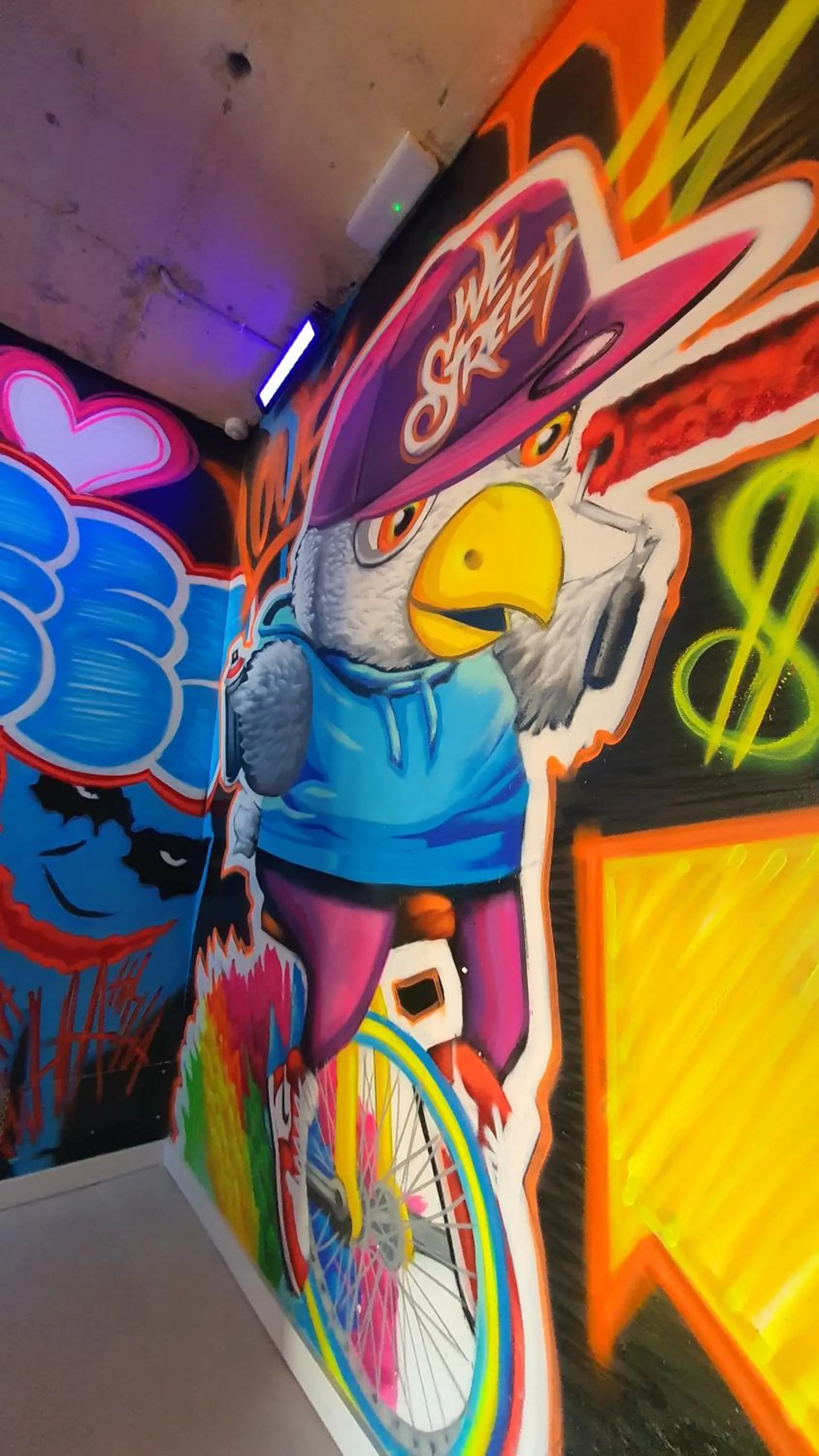 We Street Hostel - Albergue