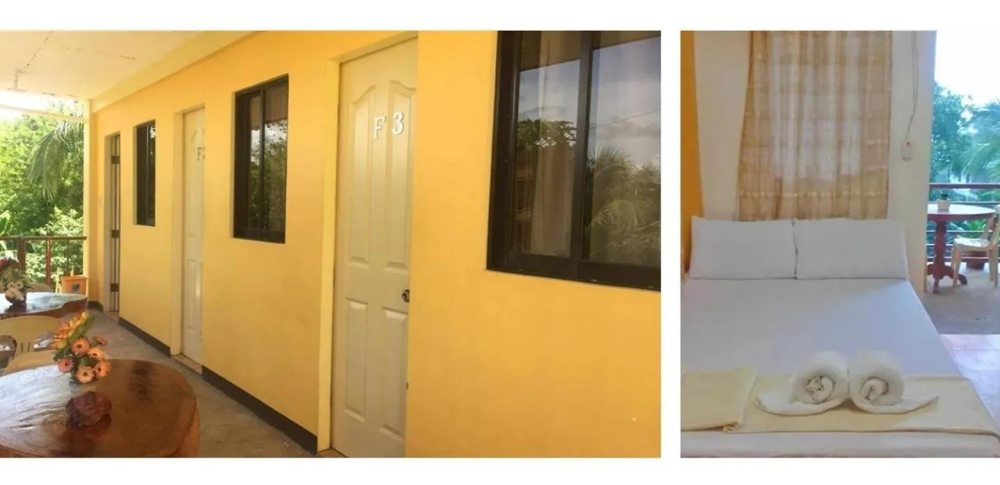 Bed in JIM'S CASTLE INN