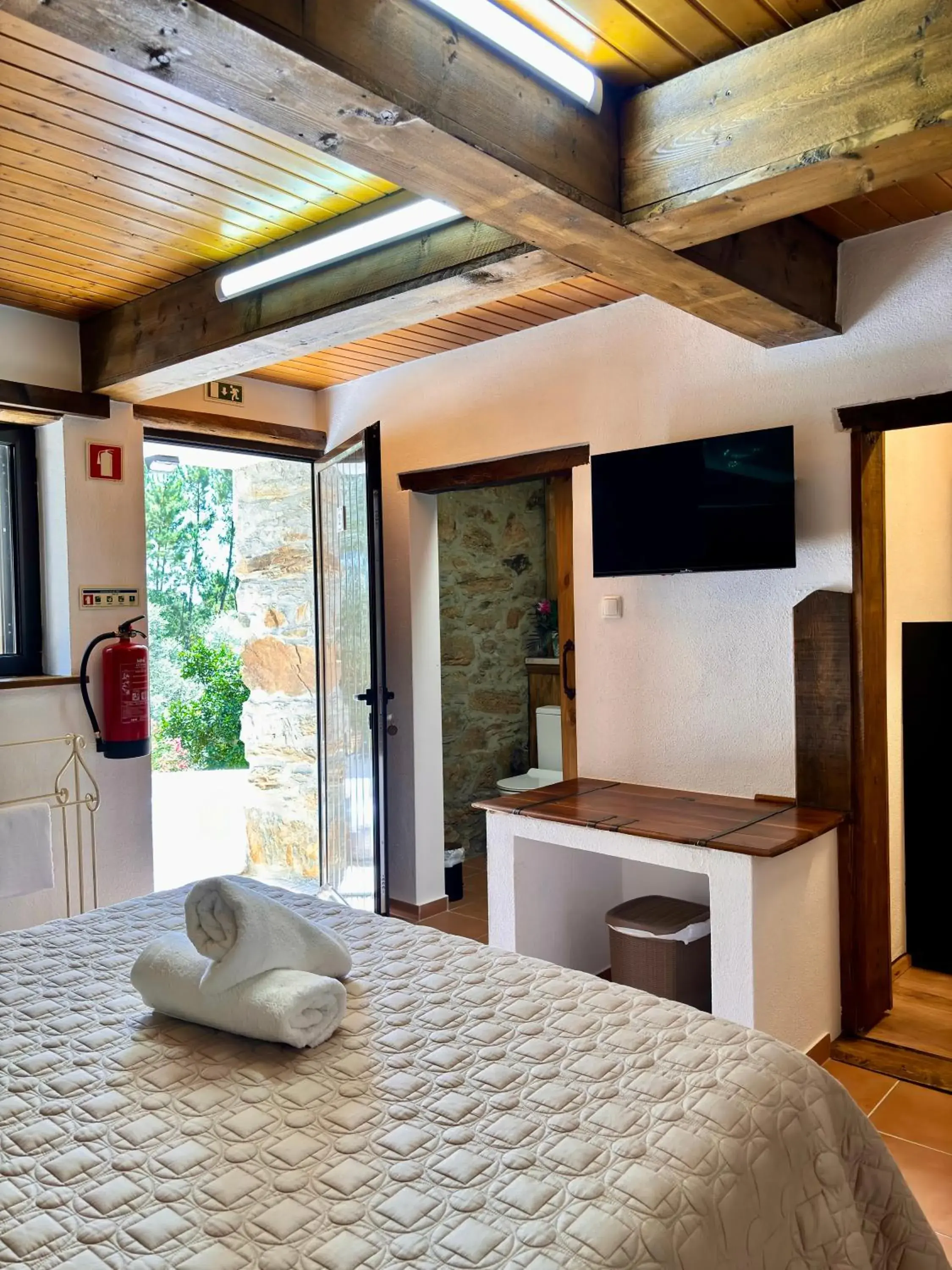 Double Room with Mountain View in Casa Da Oliveira Double Room with Mountain View in Casa Da Oliveira