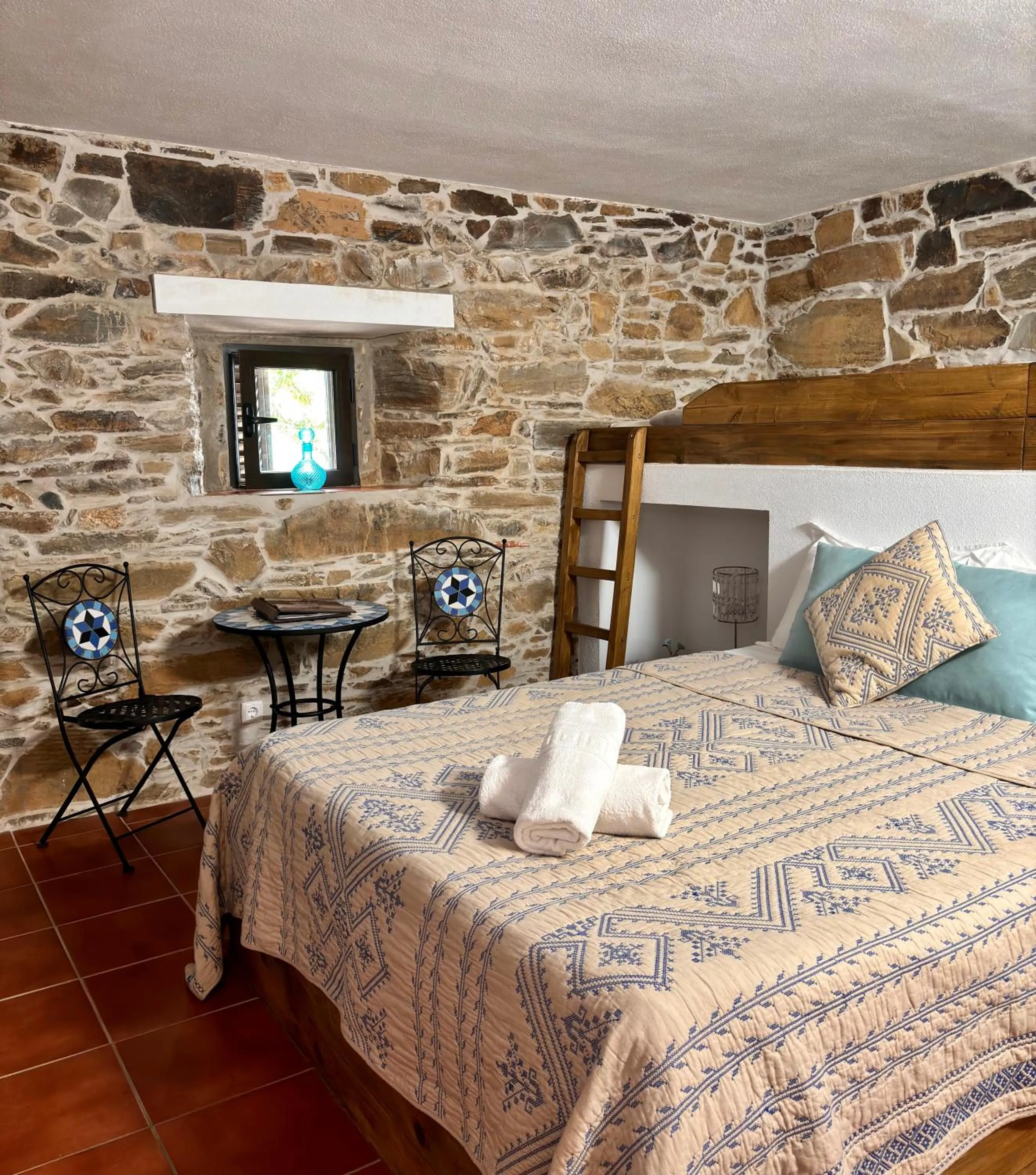 Photo of the whole room, Bed in Casa Da Oliveira