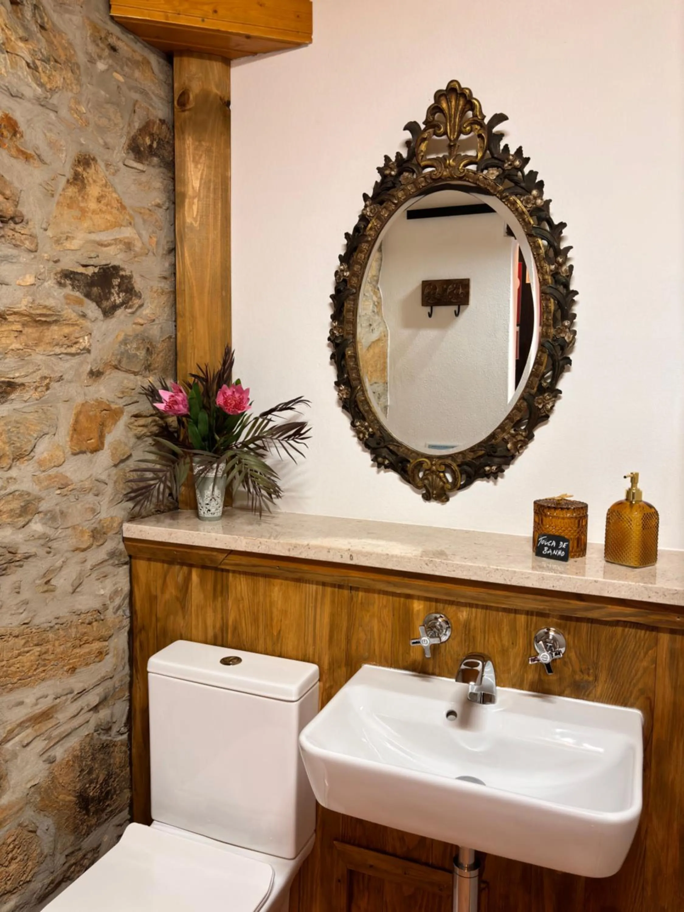 Toilet in Casa Da Oliveira