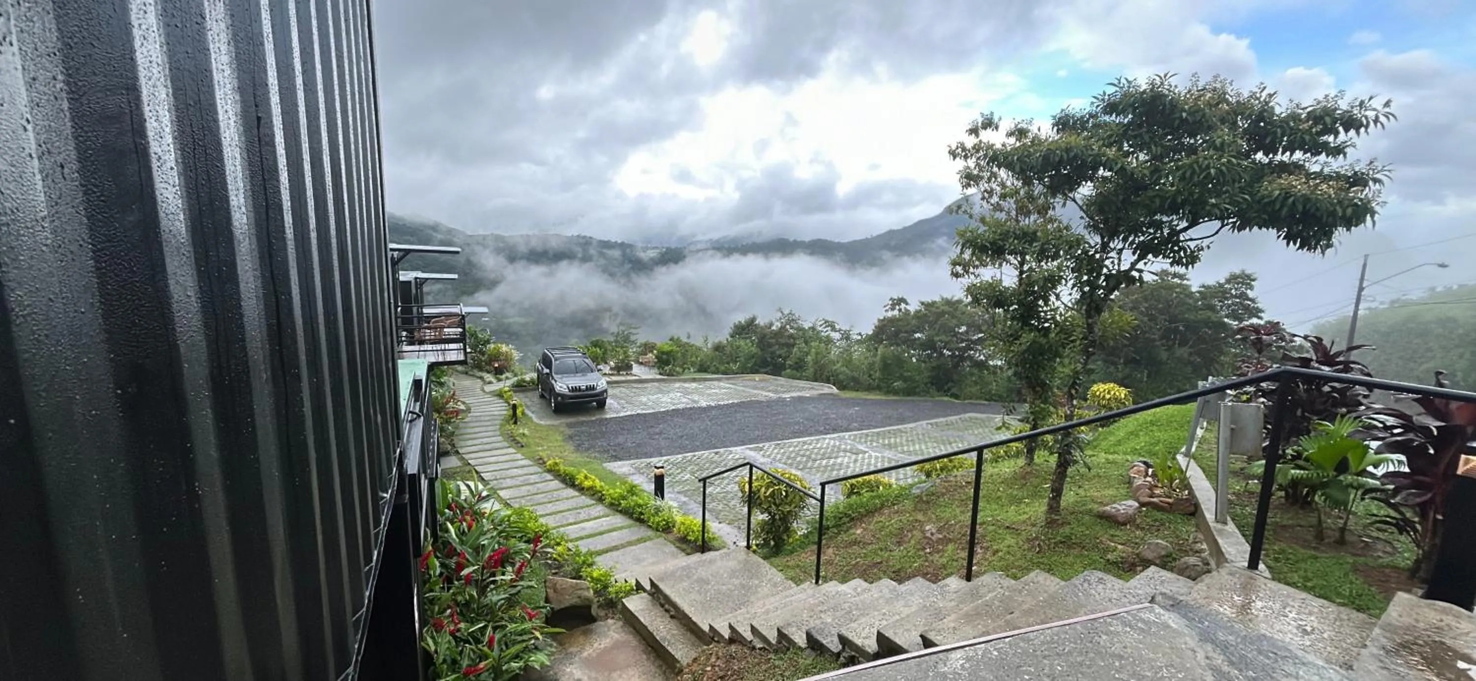 Day in Nomada Republic Hotel El valle