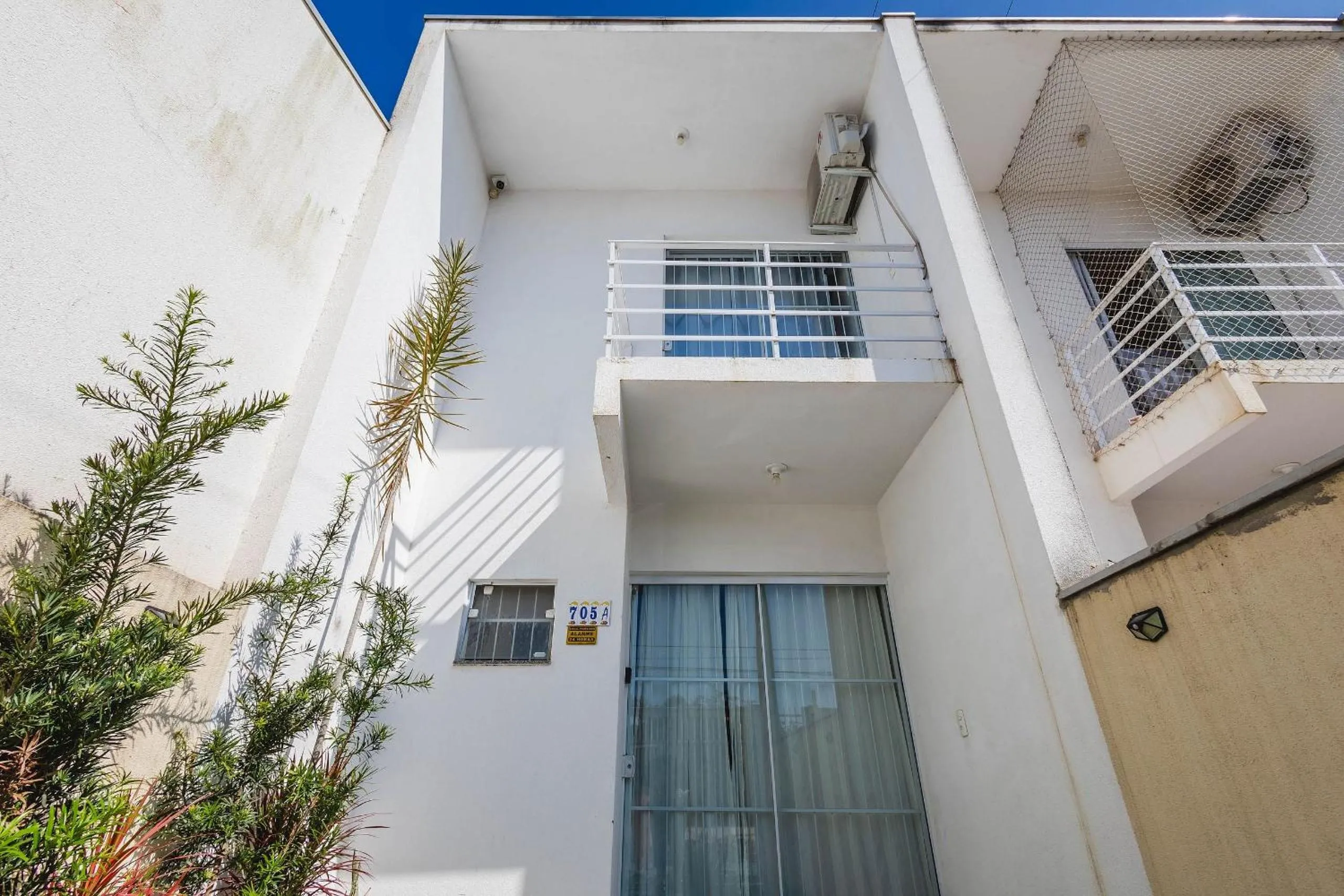 Facade/entrance in Completa casa apenas 700m da praia