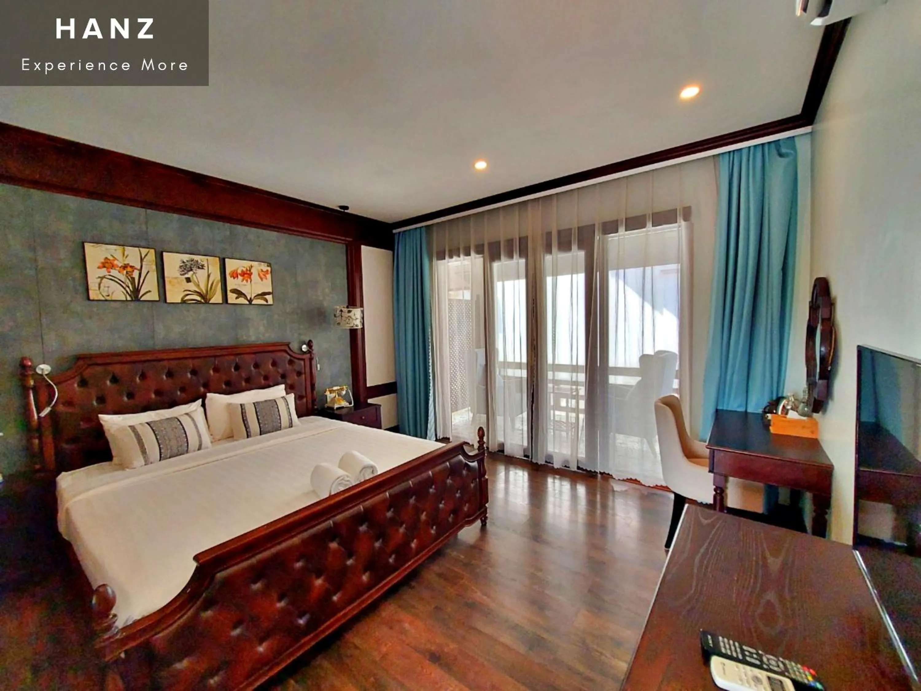 Bed in Sunrise Hotel Luang Prabang MekongRiver