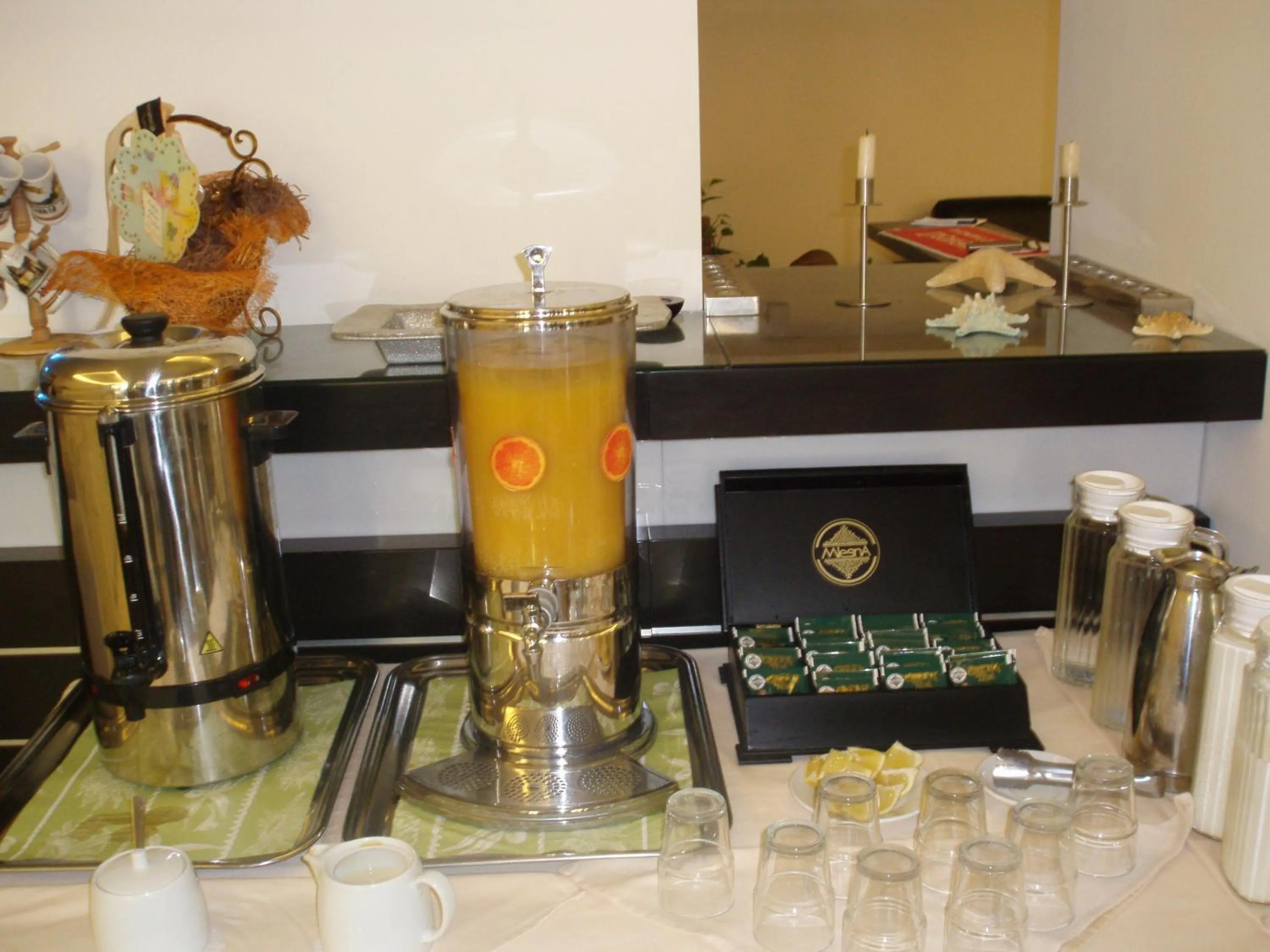 Food and drinks in Saint George Hotel