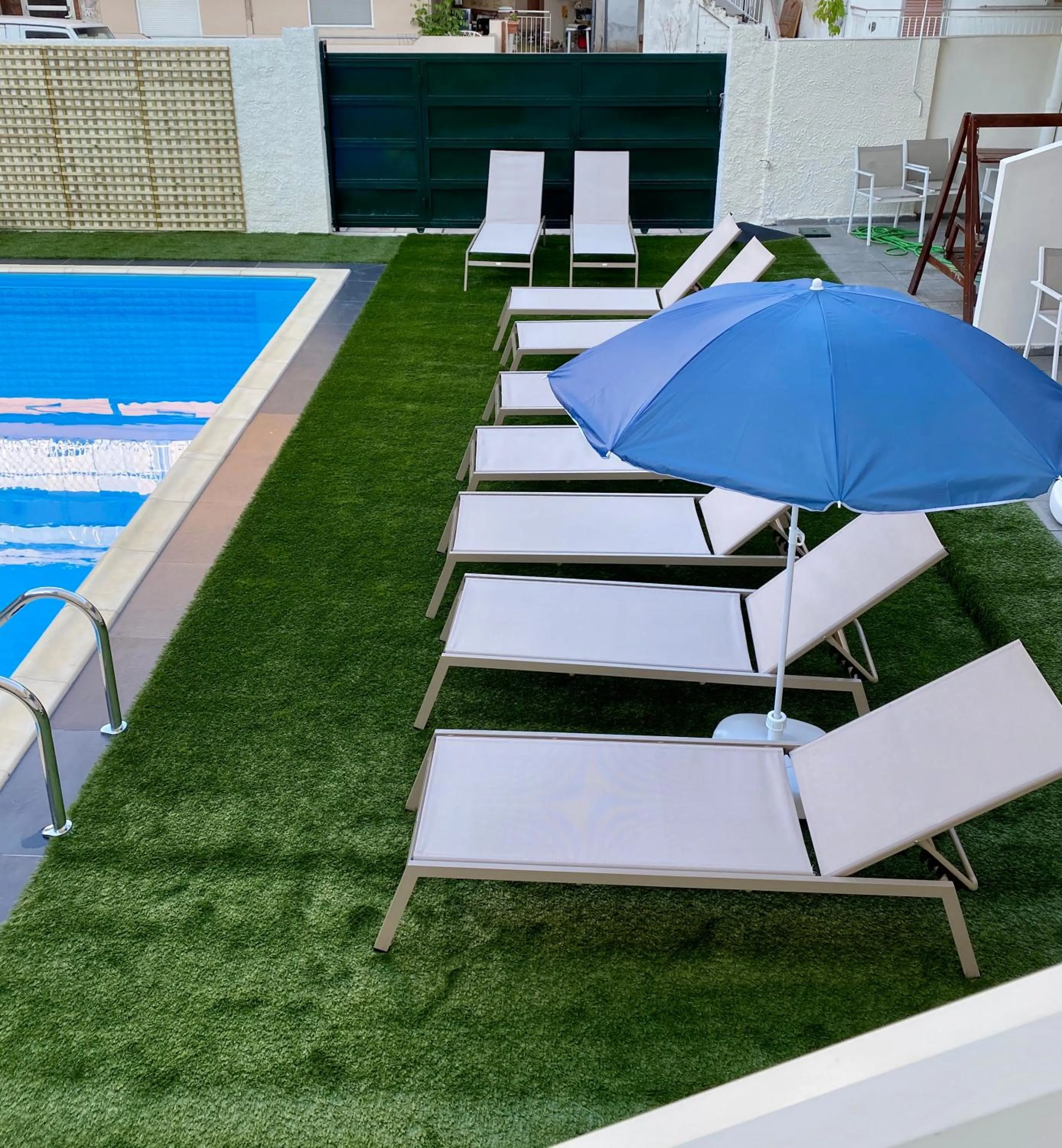 Swimming pool in Saint George Hotel