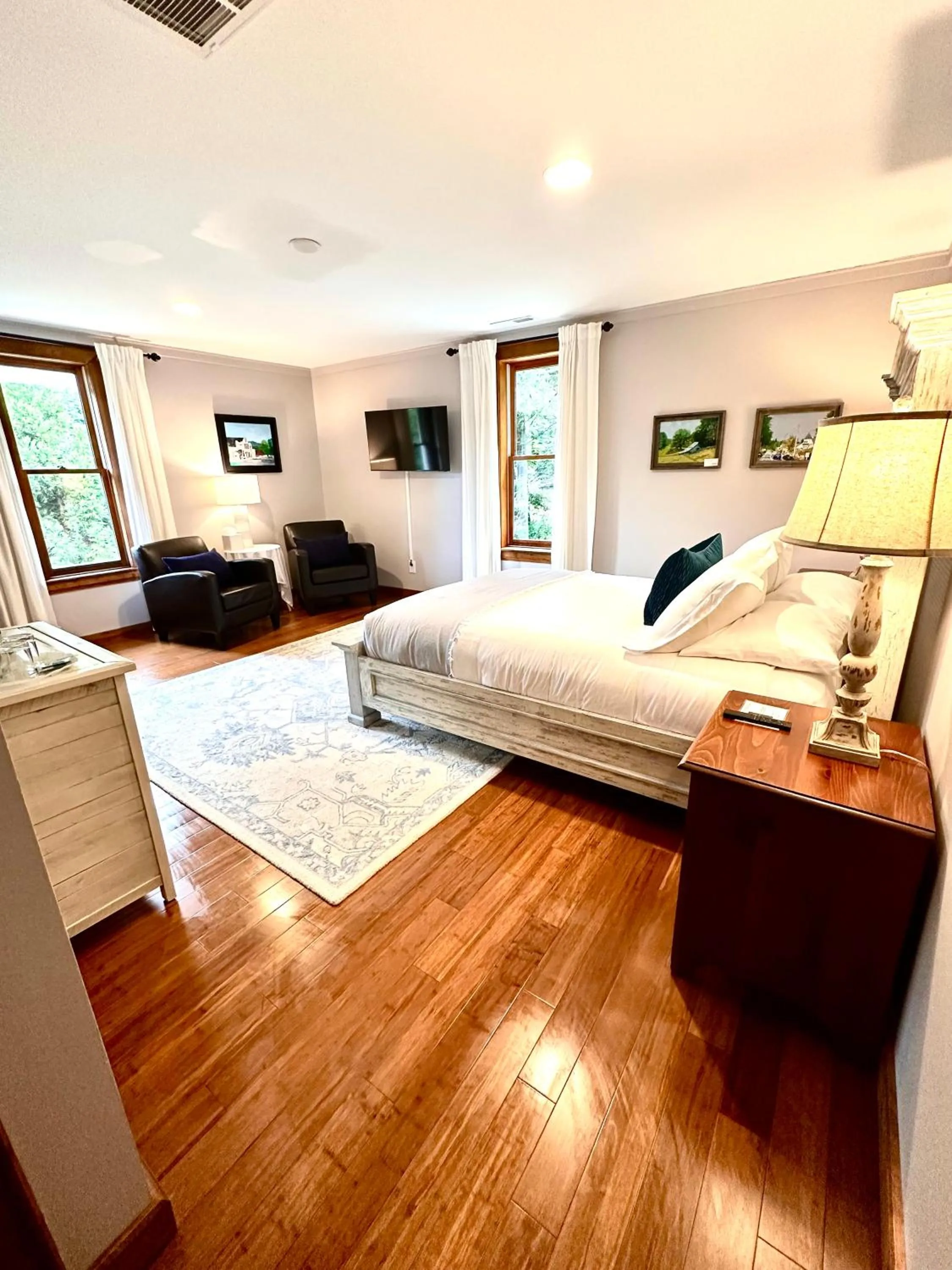 Bed in Lovill House Inn