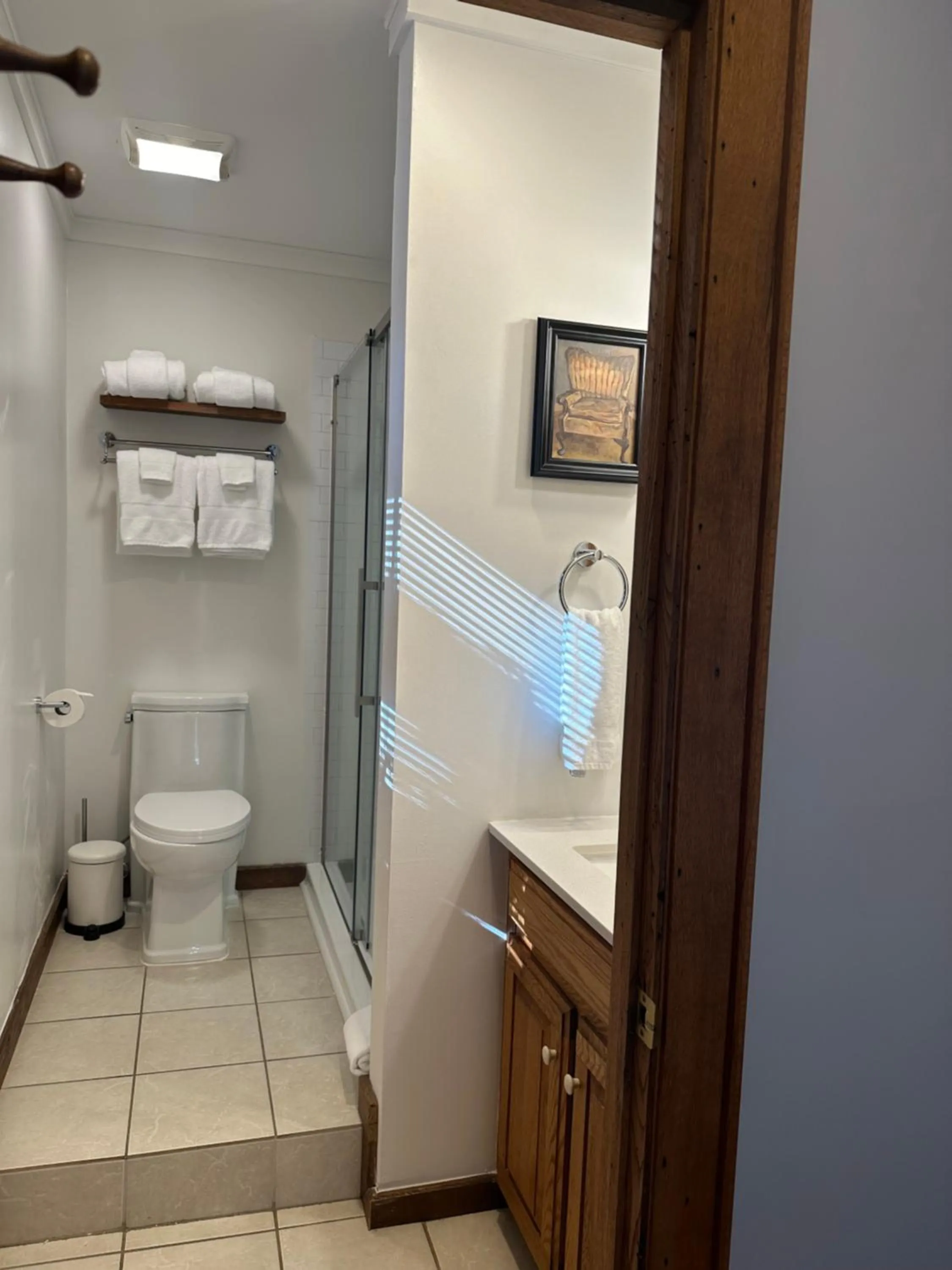 Bathroom in Lovill House Inn