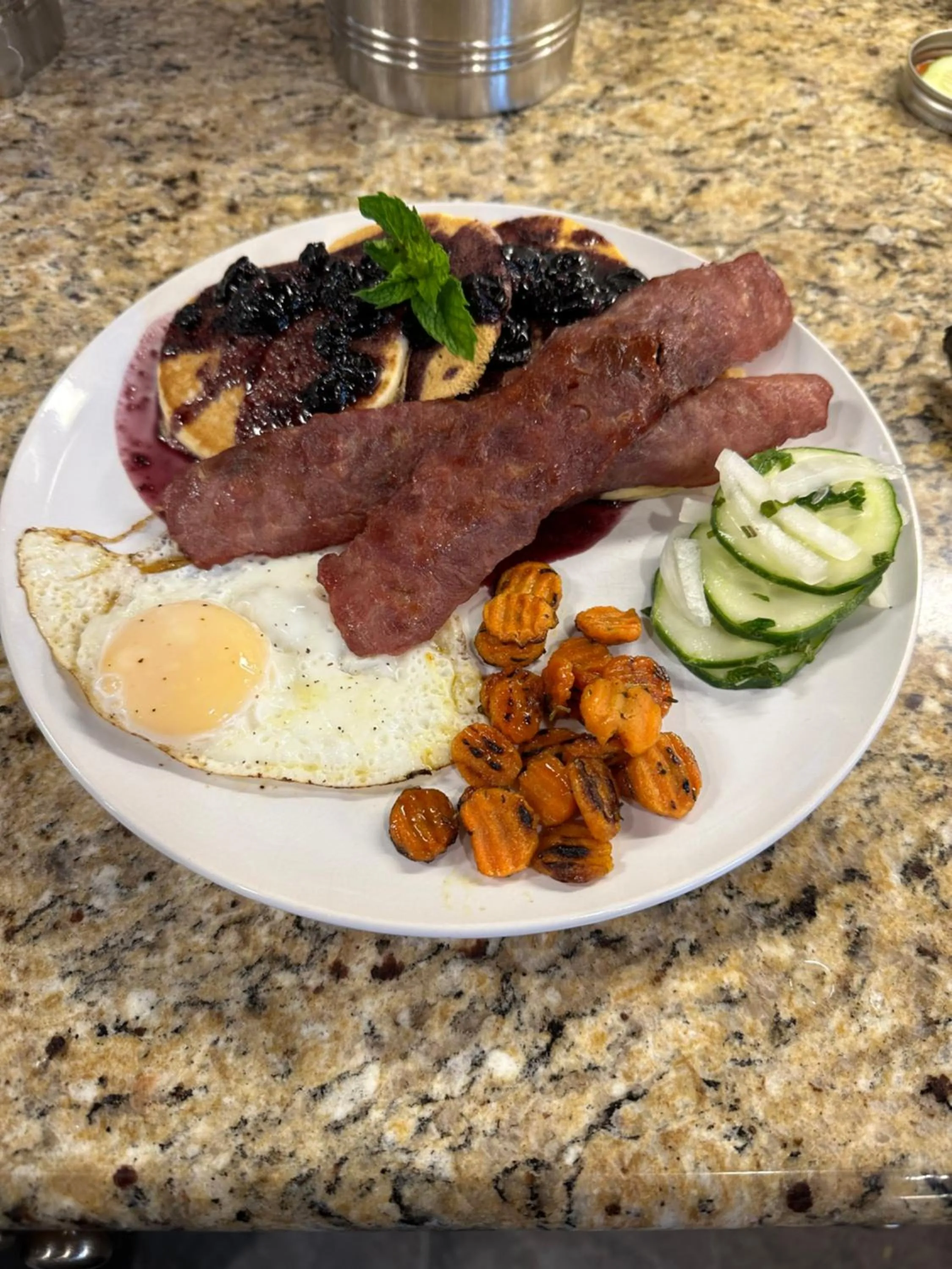 Breakfast in Lovill House Inn