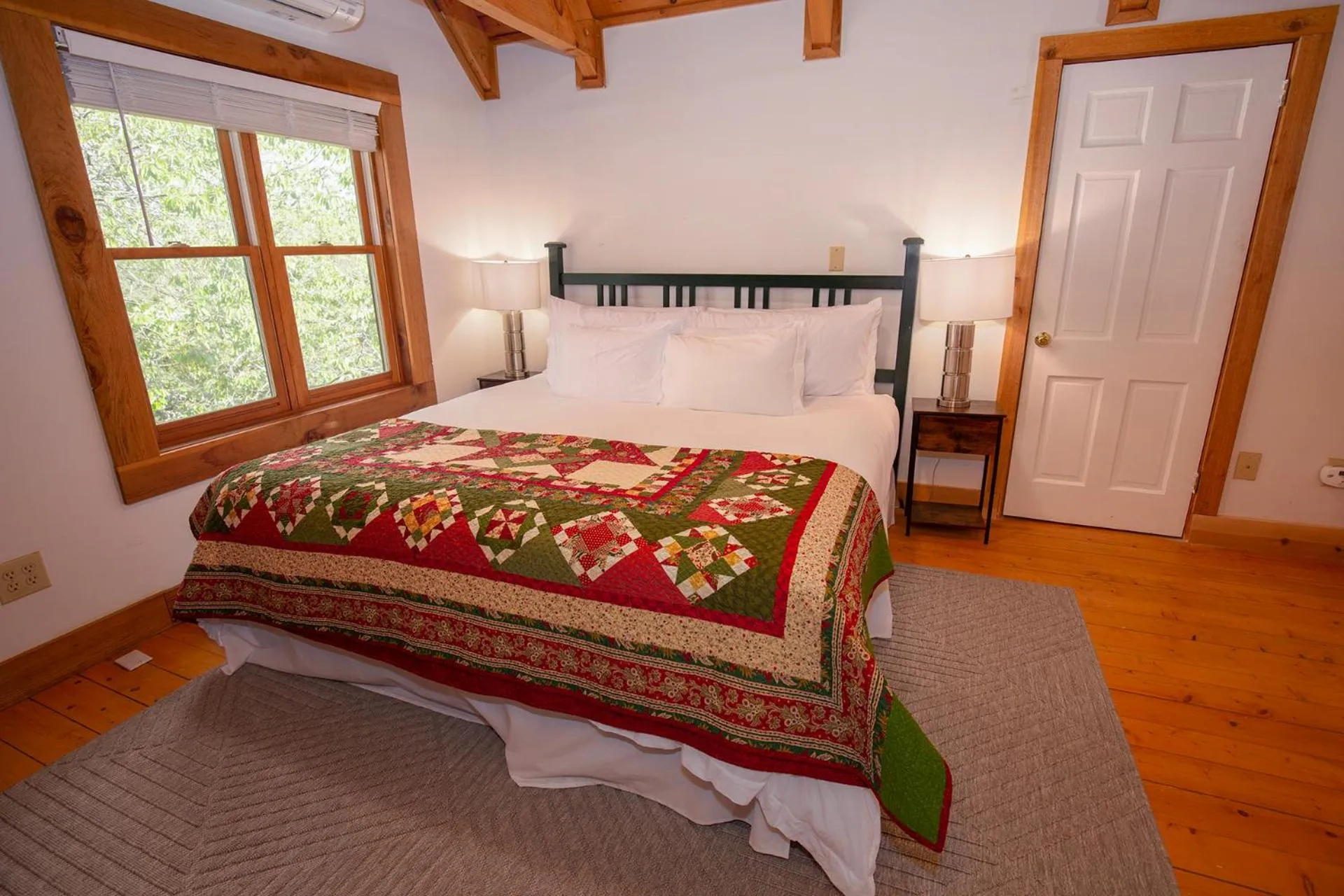 Bed in Lovill House Inn