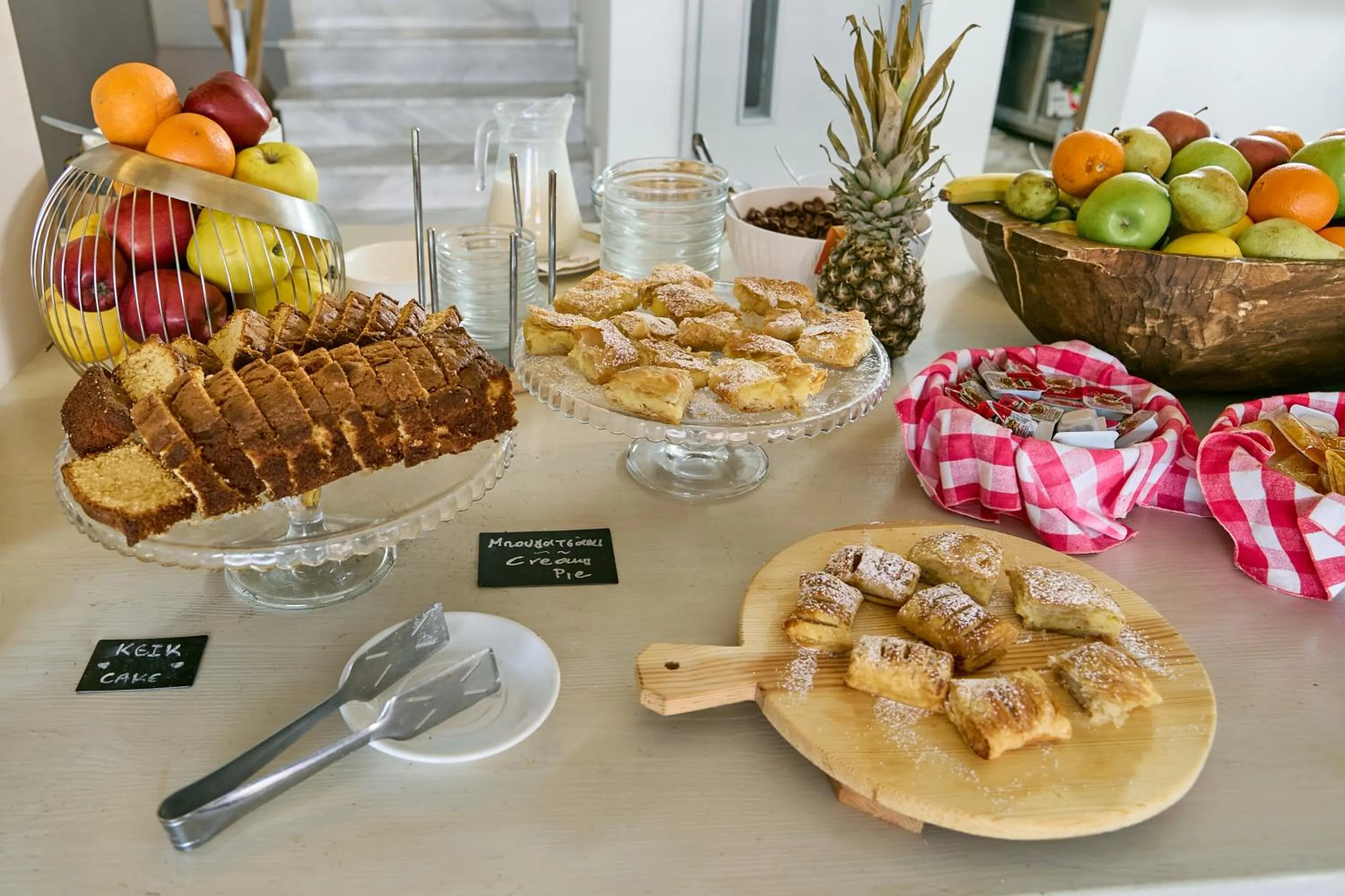 Buffet breakfast in Fedriades Delphi Hotel