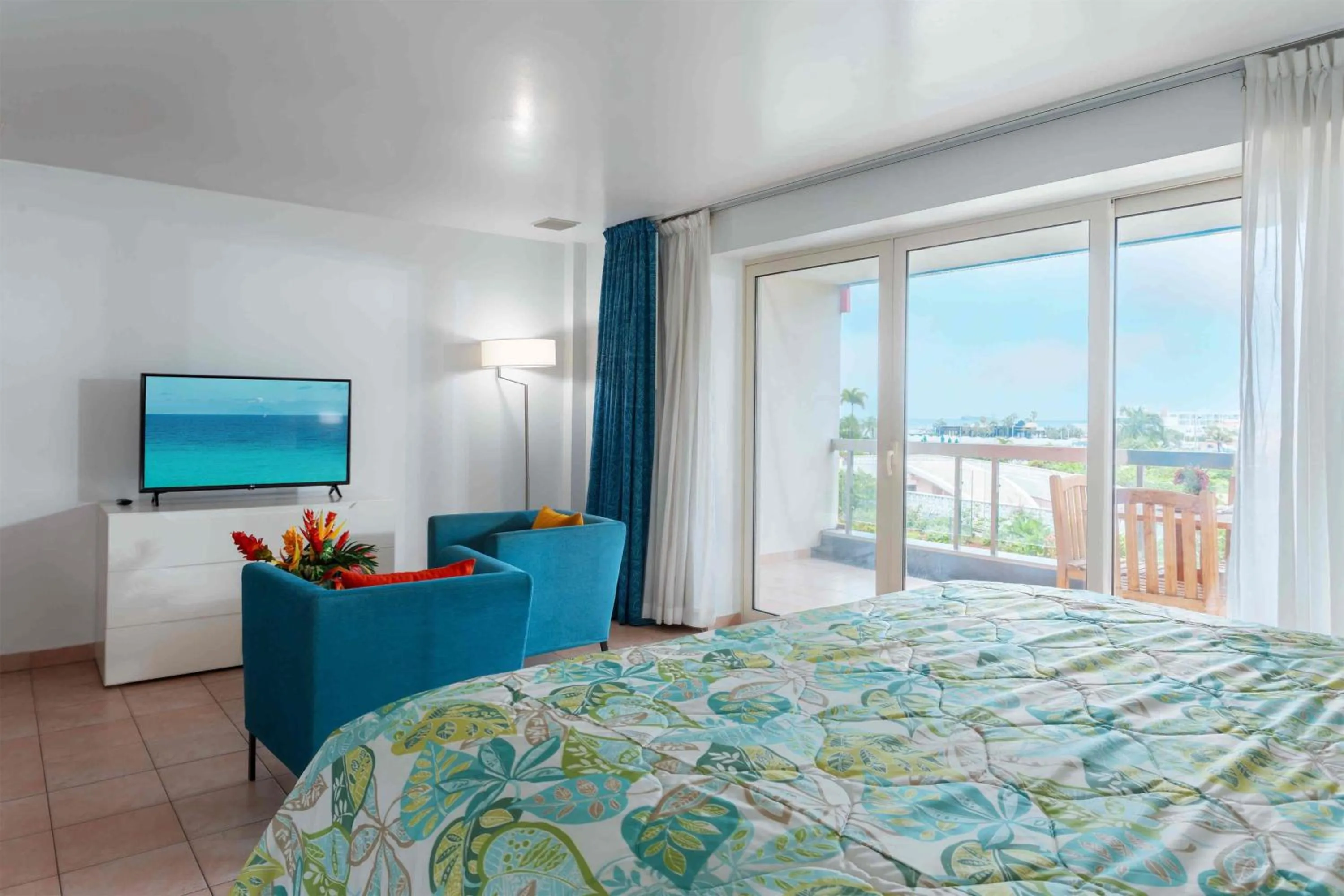 Photo of the whole room, Bed in Royal Islander Club Resort La Terrasse