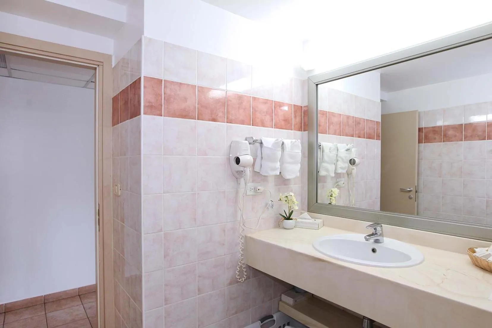 Bathroom in Royal Islander Club Resort La Terrasse