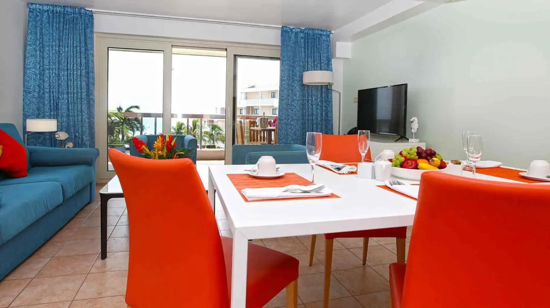 One-Bedroom Suite in Royal Islander Club Resort La Terrasse One-Bedroom Suite in Royal Islander Club Resort La Terrasse