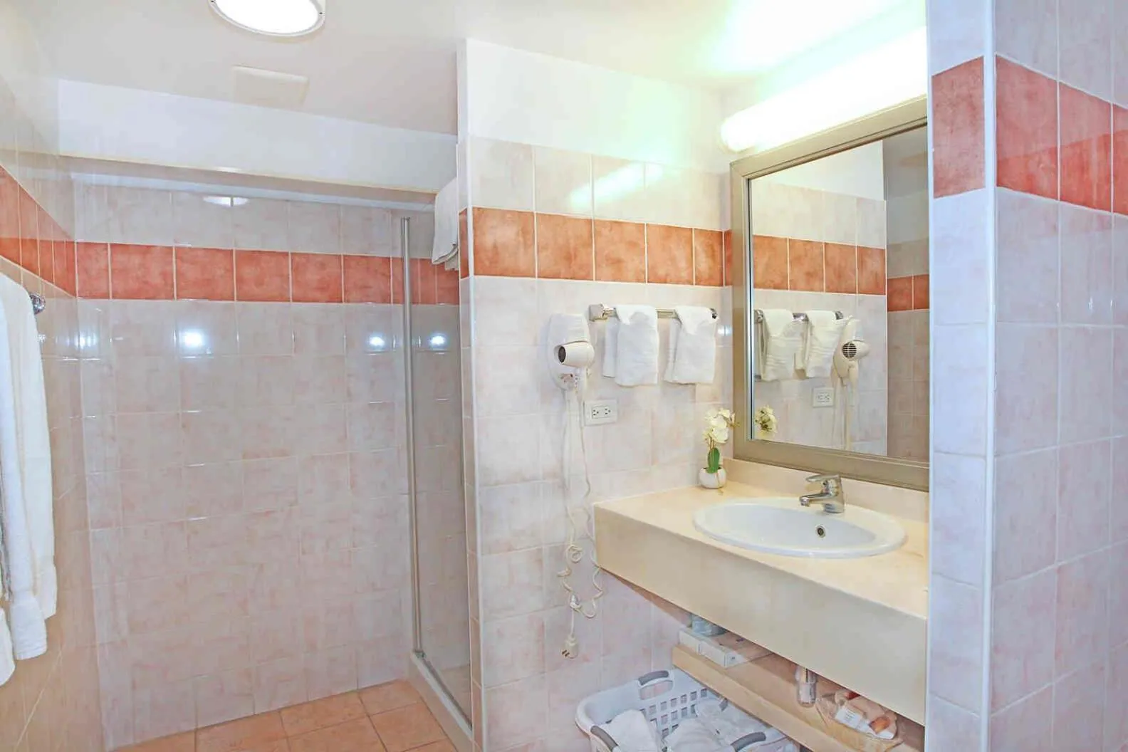 Bathroom in Royal Islander Club Resort La Terrasse