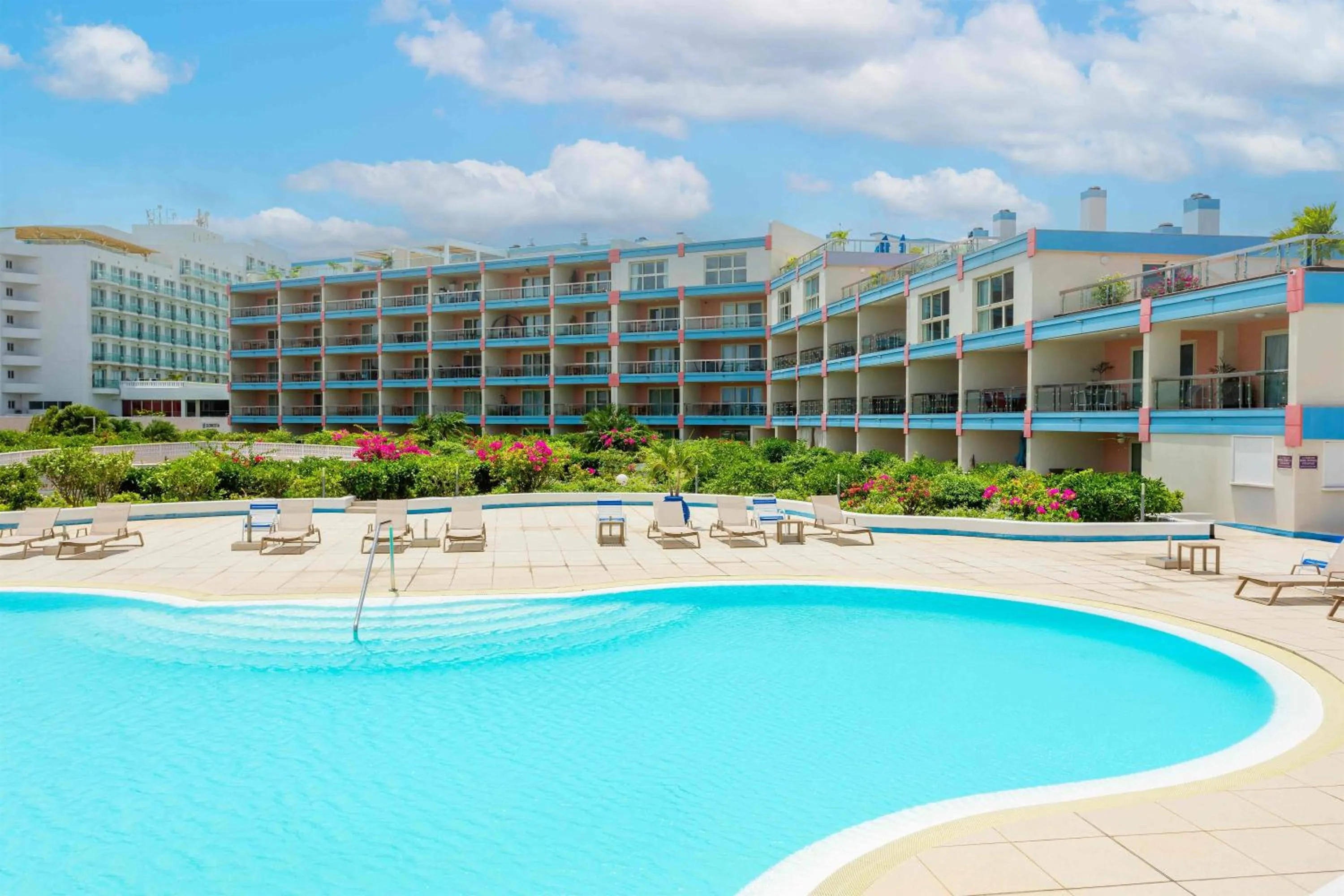 Property building in Royal Islander Club Resort La Terrasse