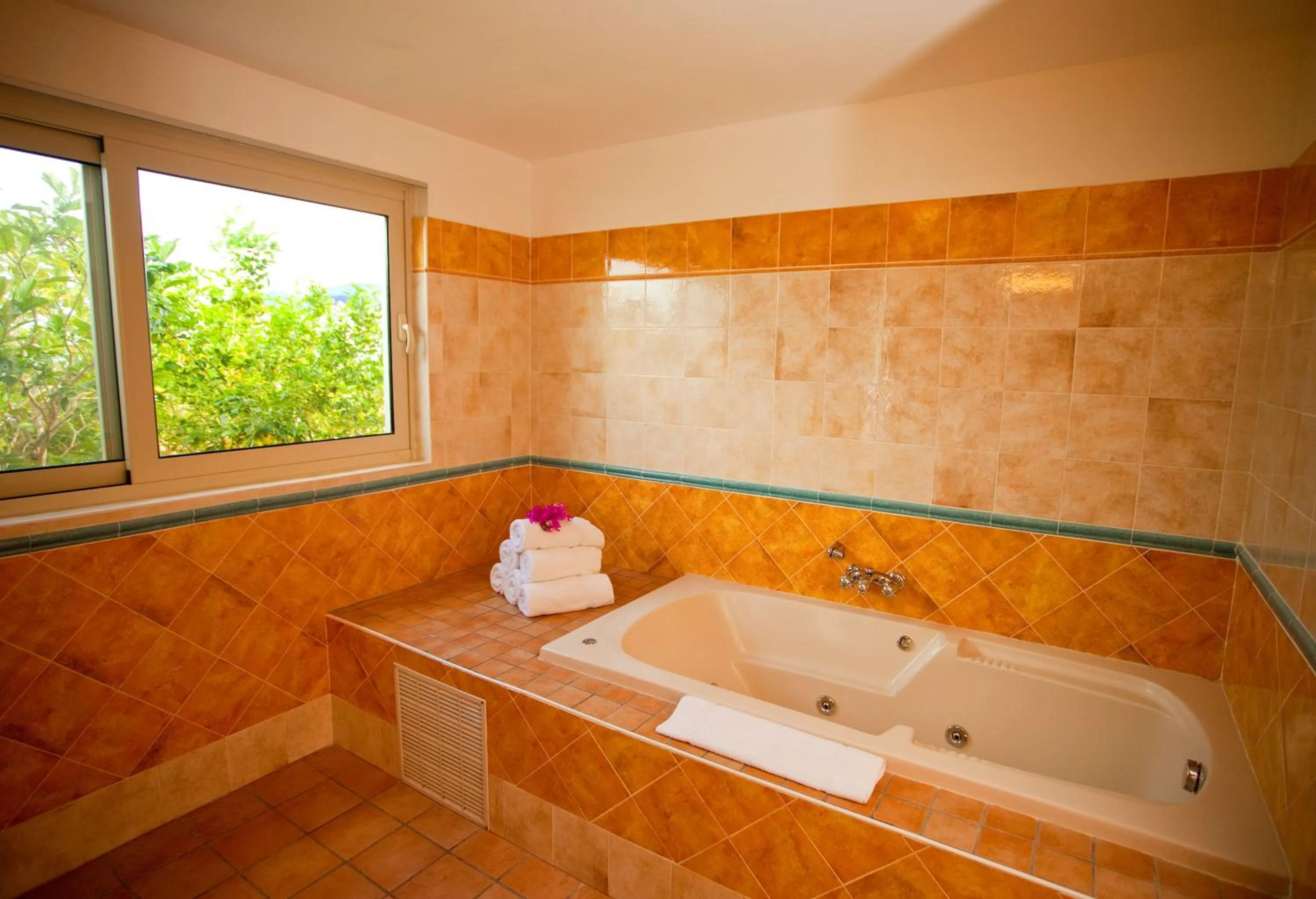 Bathroom in Royal Islander Club Resort La Terrasse