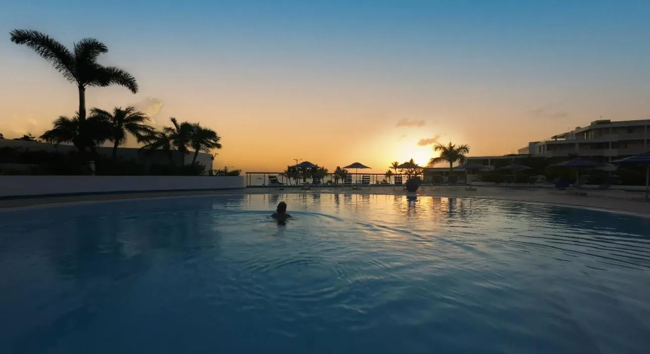 Swimming pool in Royal Islander Club Resort La Terrasse