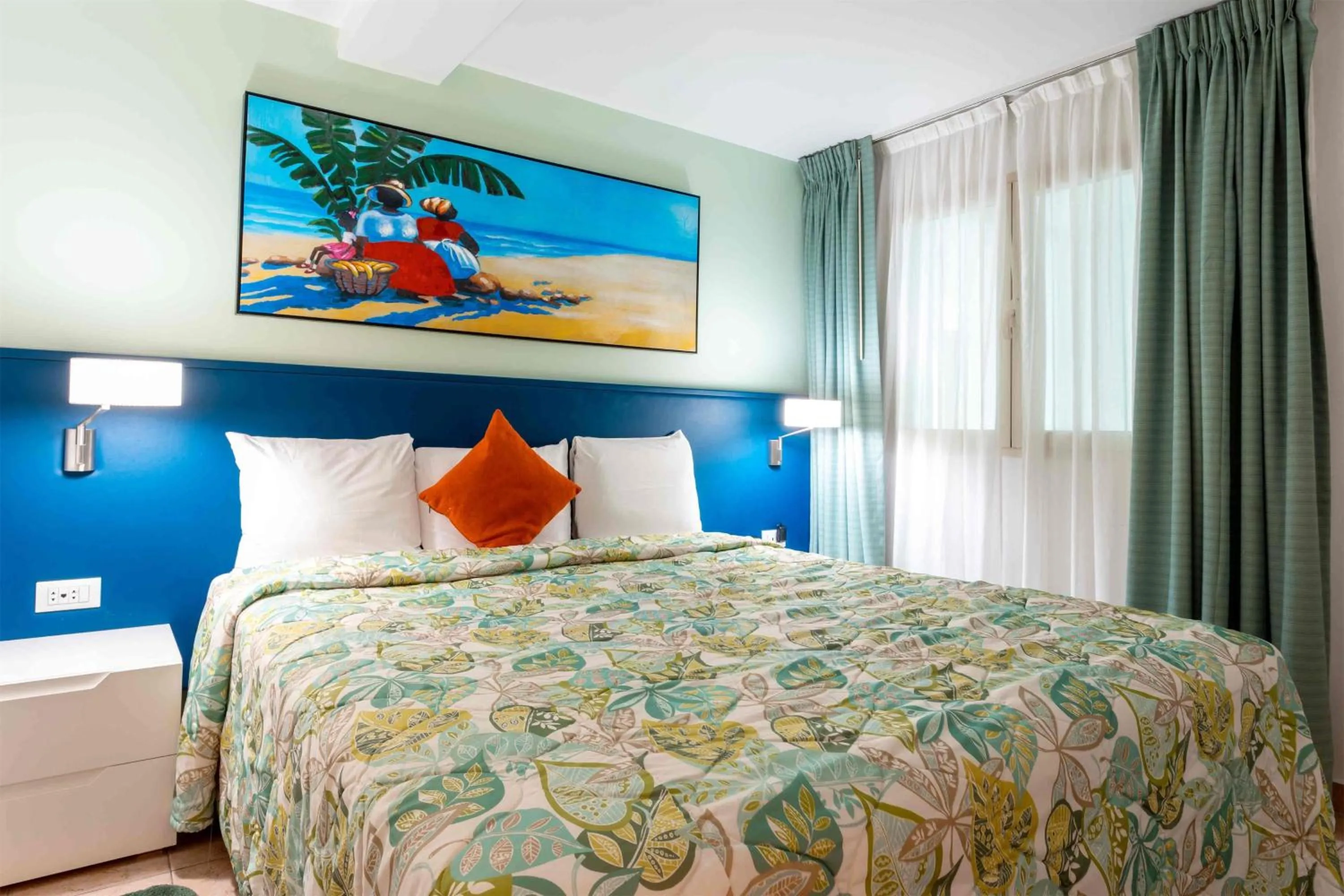 Photo of the whole room, Bed in Royal Islander Club Resort La Terrasse