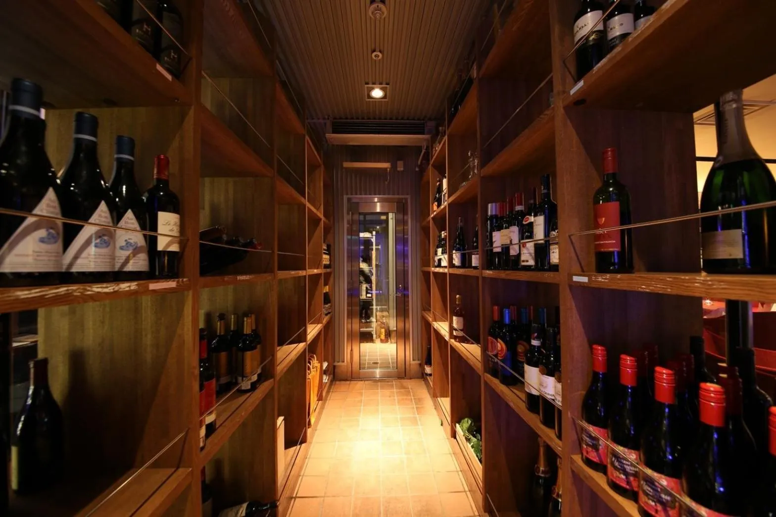 Restaurant/places to eat in THE skM TOKYO HOTEL & DINING