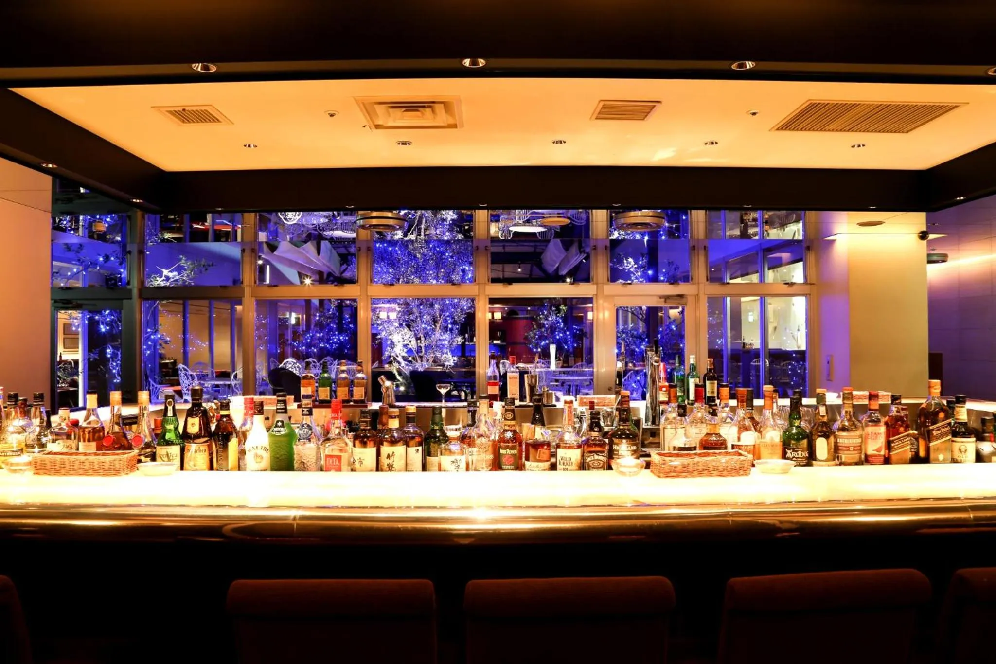 Lounge or bar in THE skM TOKYO HOTEL & DINING