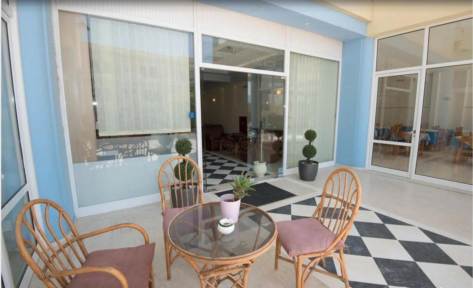 Facade/entrance in Eleni Palace