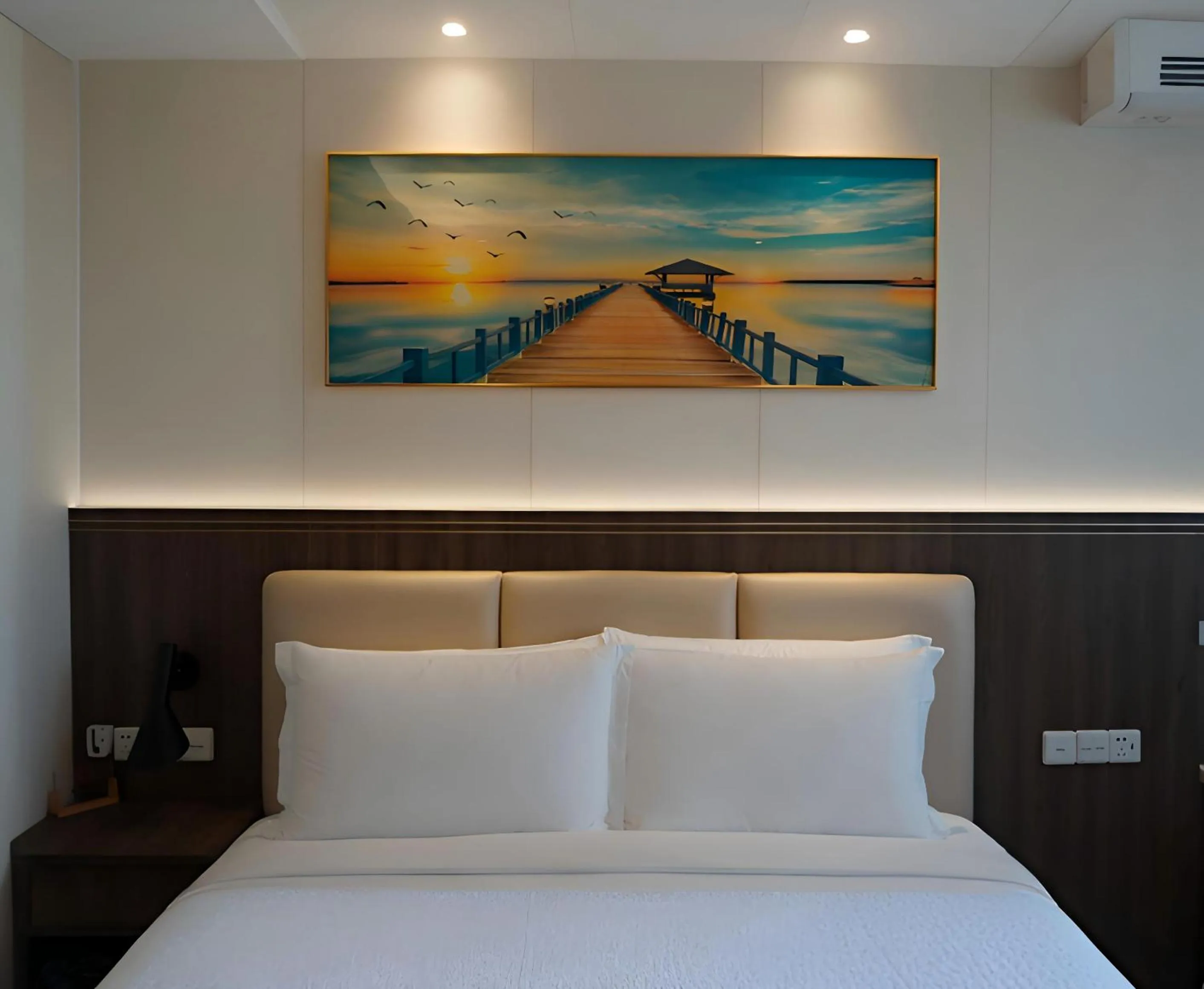 Escale International Hotel