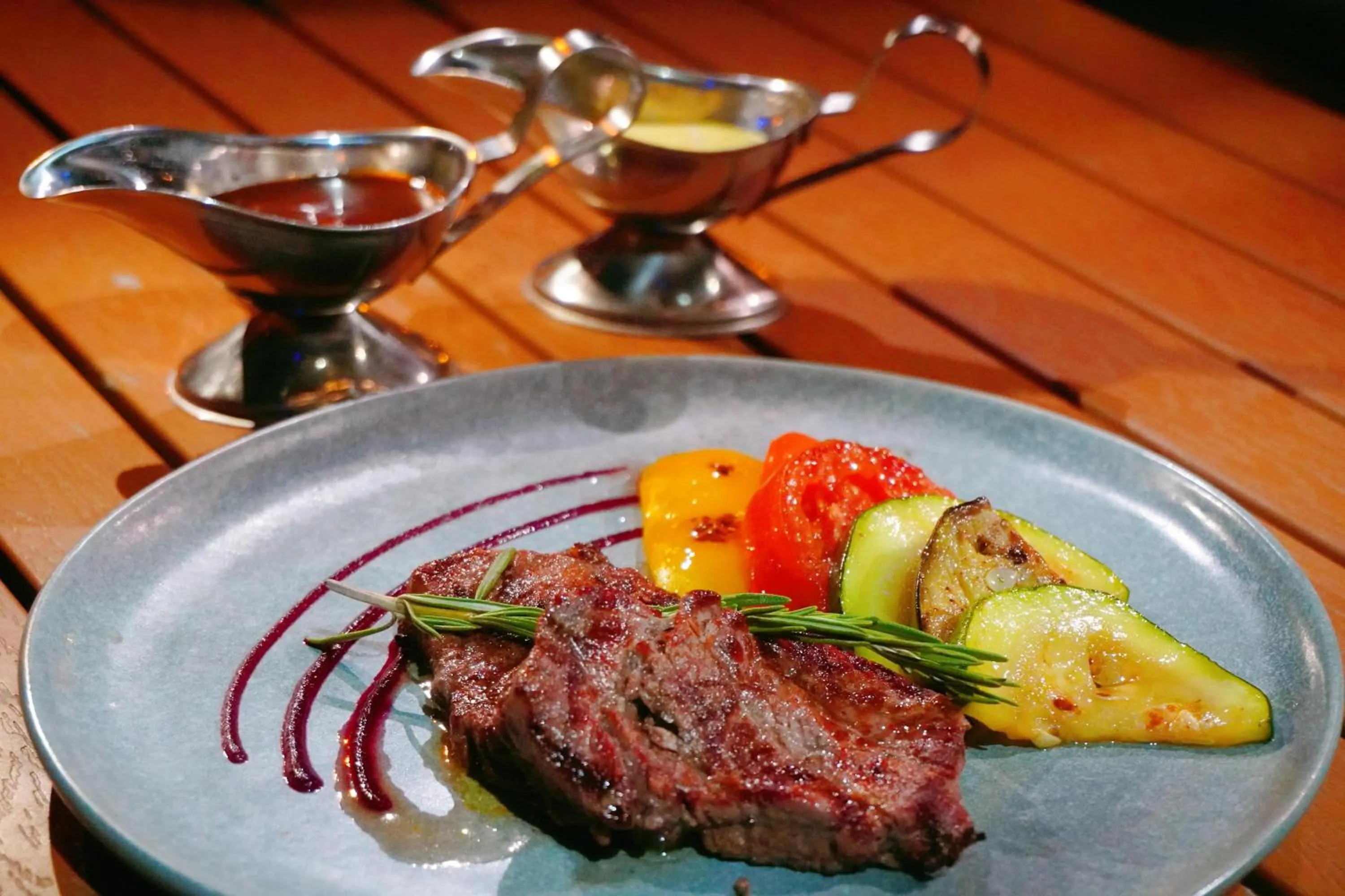 Restaurant/places to eat in Escale International Hotel