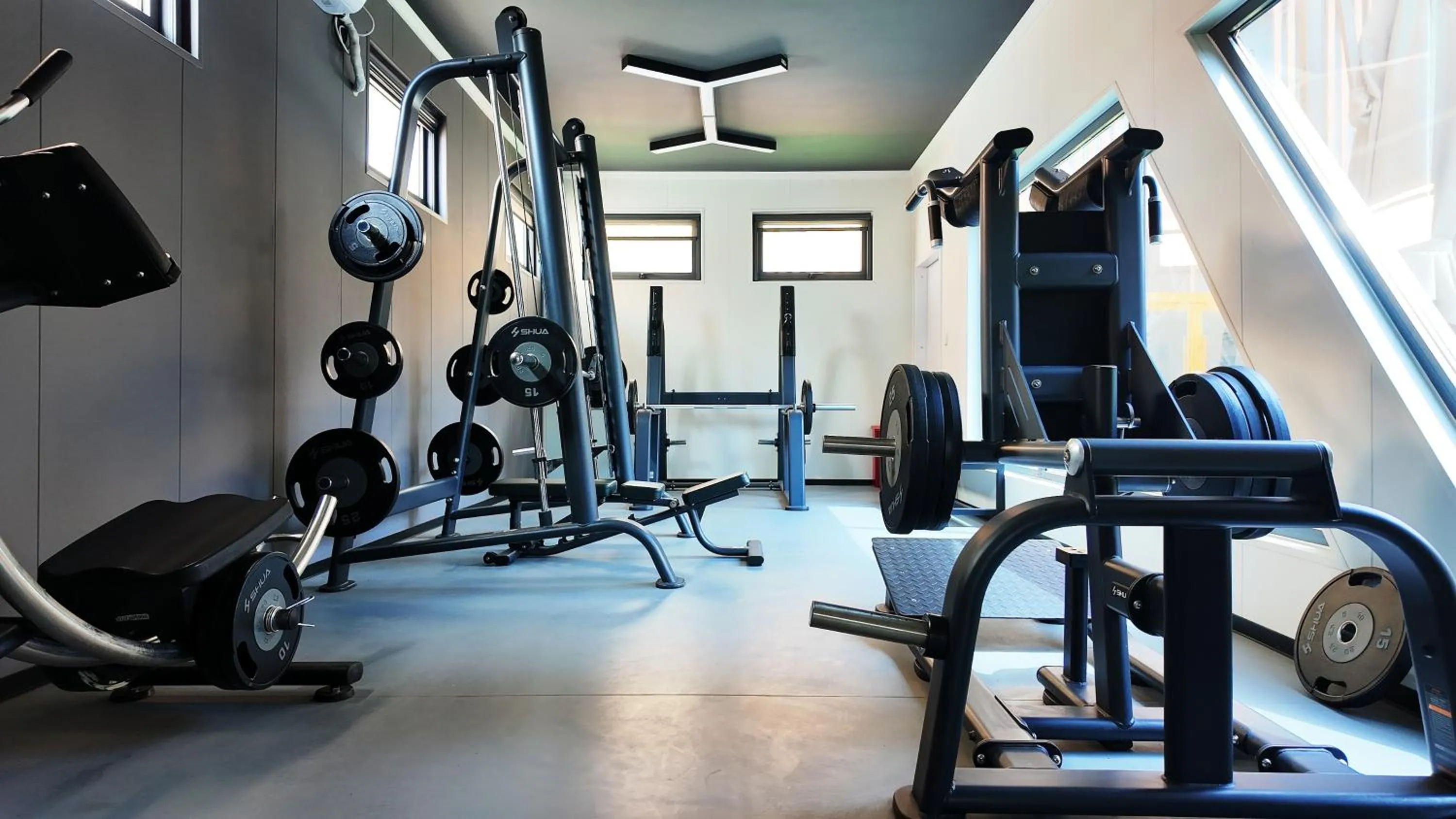 Fitness centre/facilities in Escale International Hotel