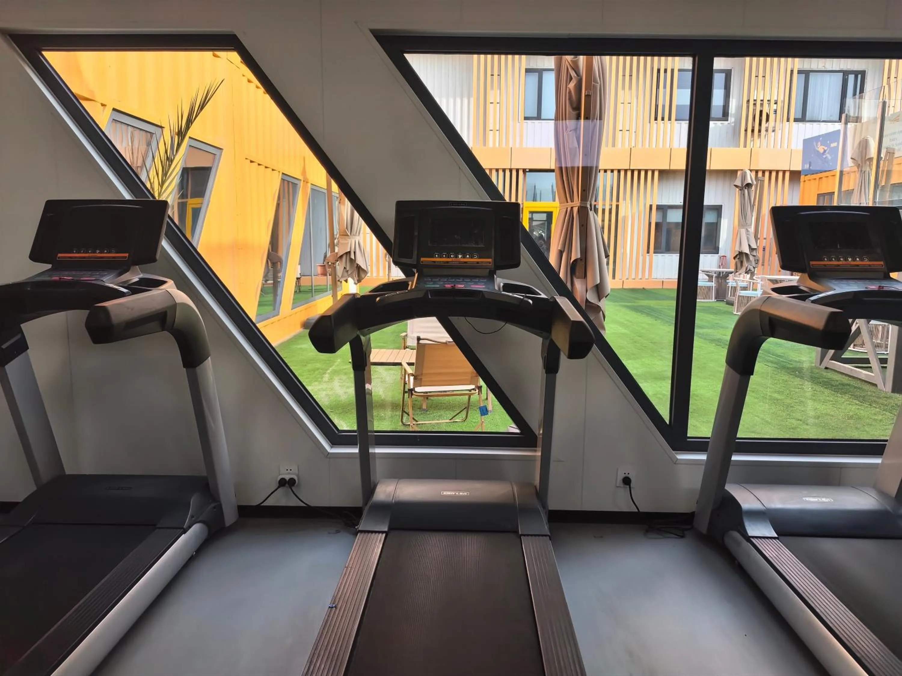 Fitness centre/facilities in Escale International Hotel