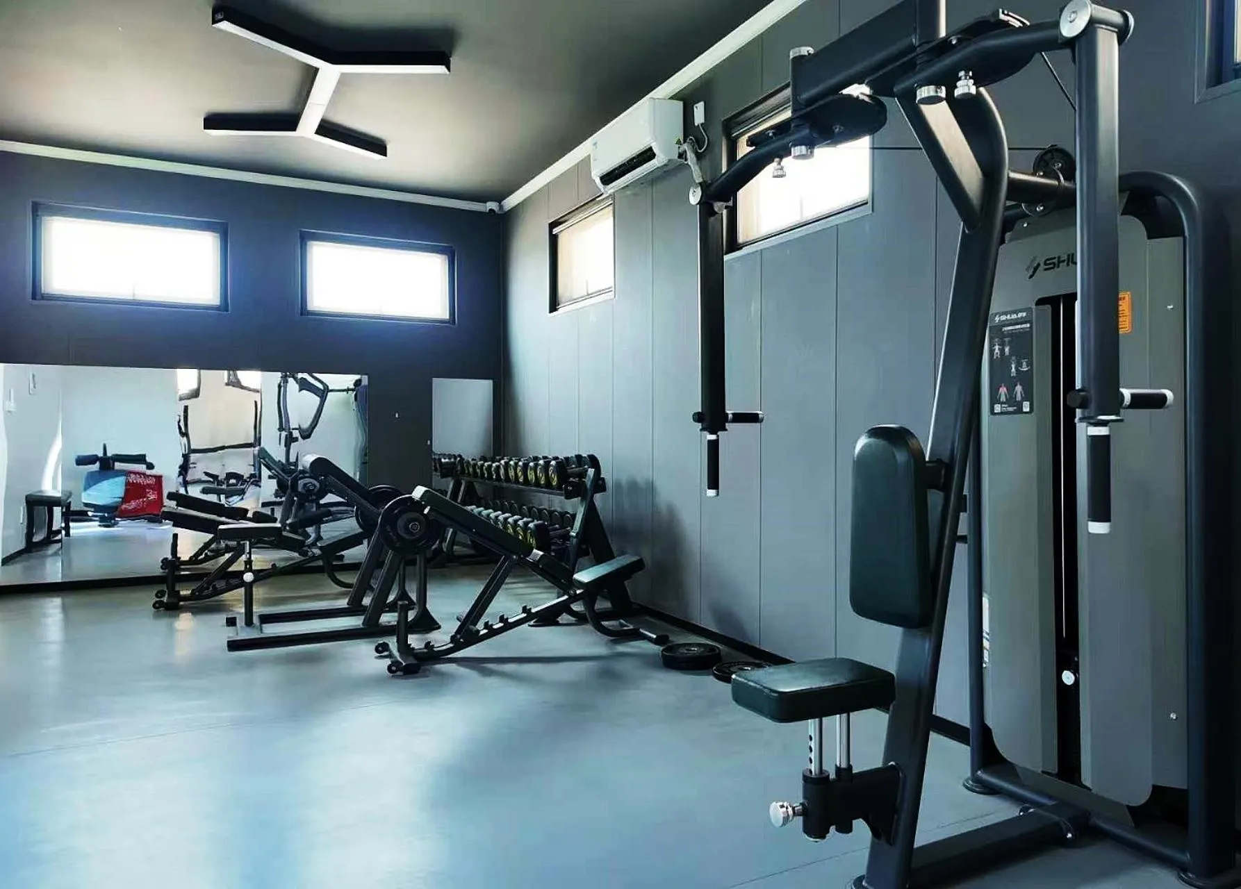 Fitness centre/facilities in Escale International Hotel