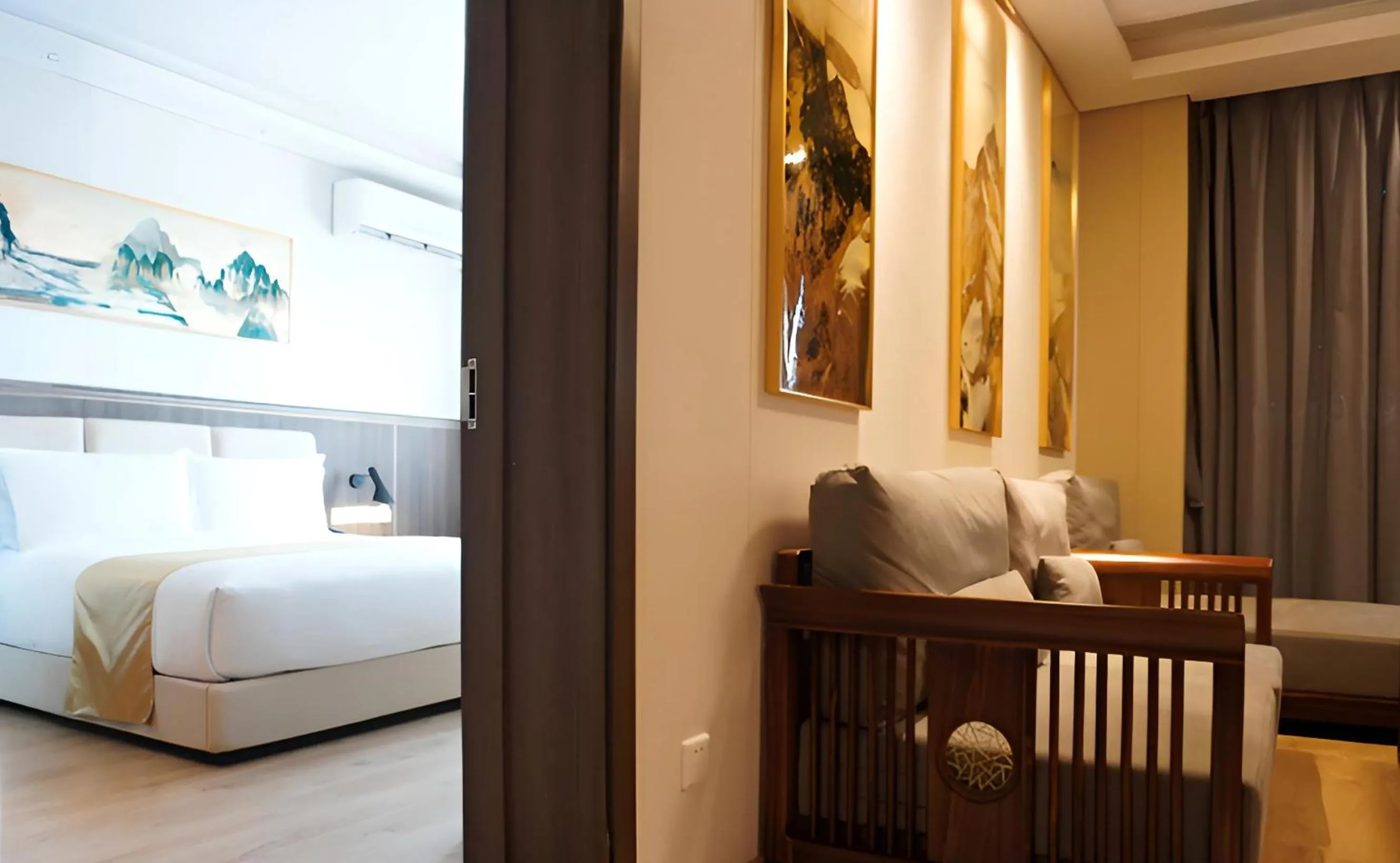 Escale International Hotel