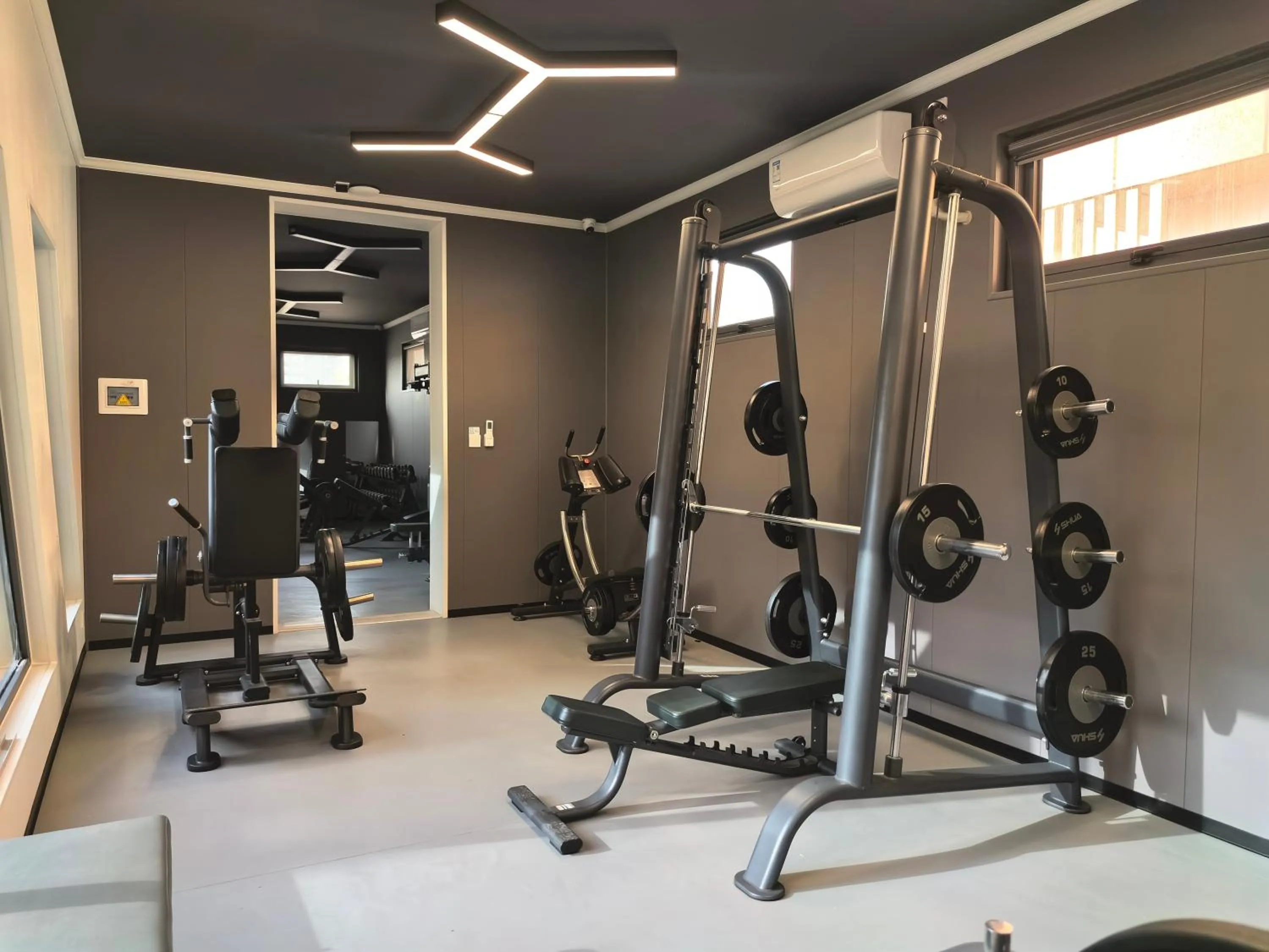 Fitness centre/facilities in Escale International Hotel