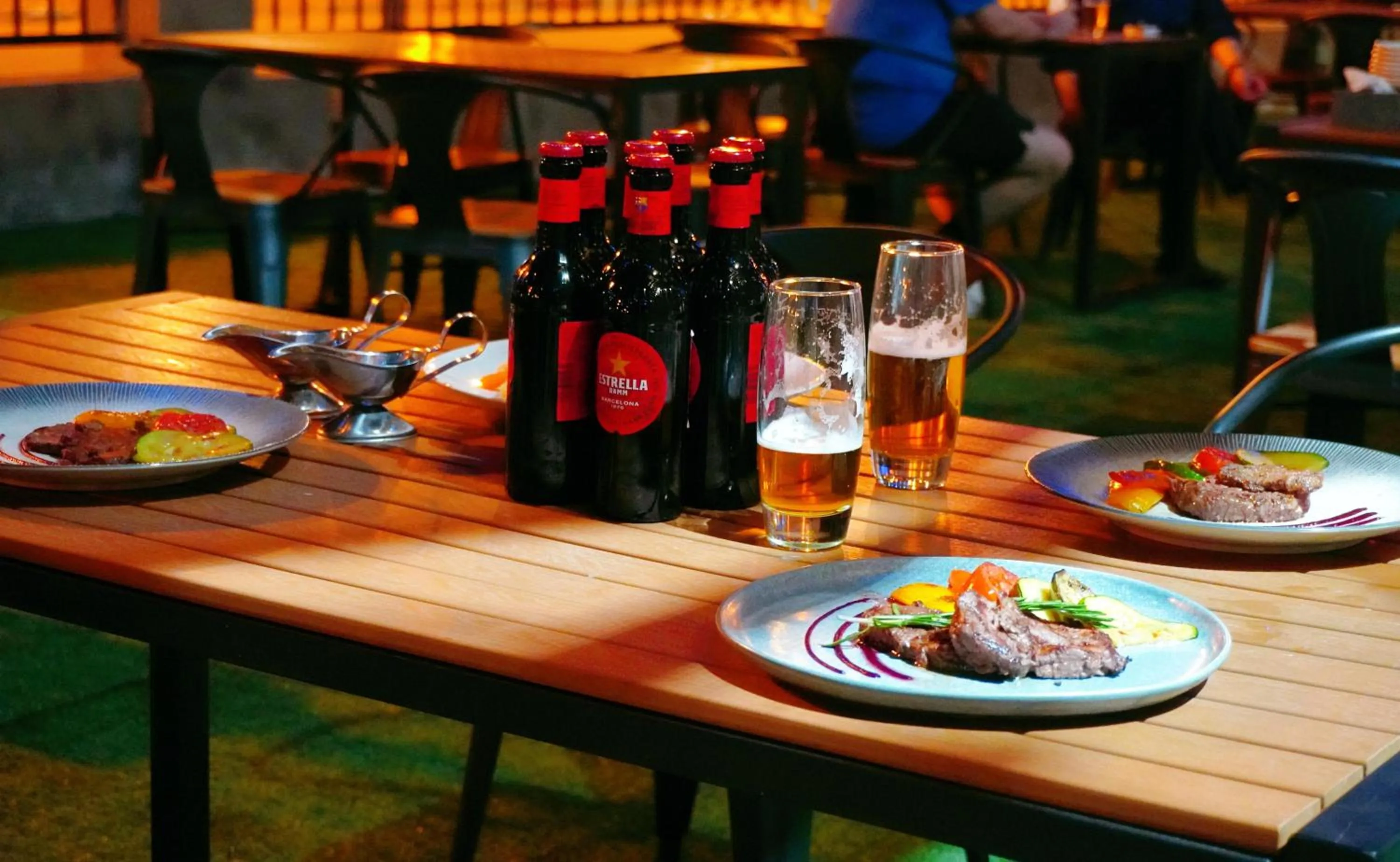 Restaurant/places to eat in Escale International Hotel